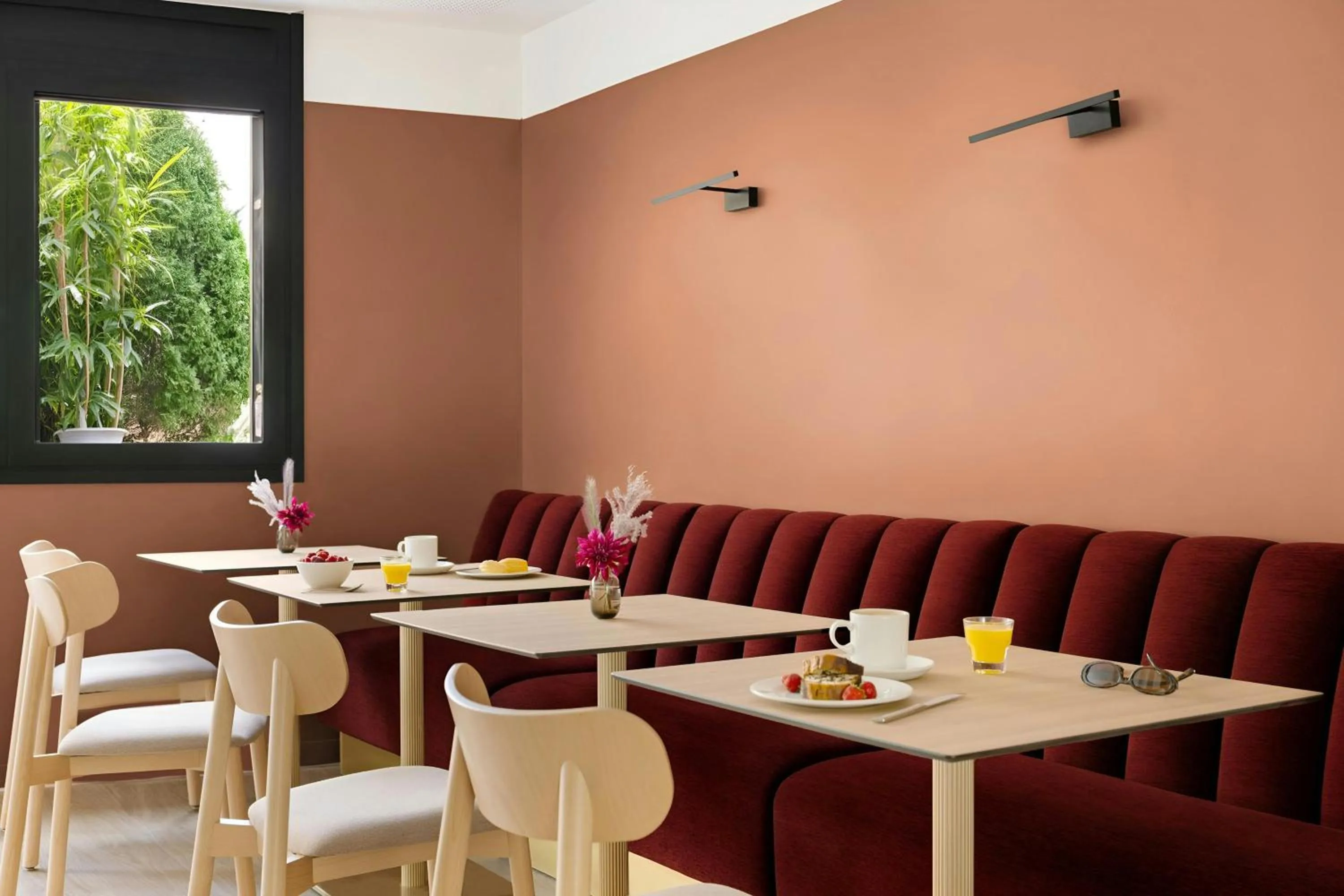 Breakfast in Yvette Hotel Porte de Versailles, Sonder by Marriott Bonvoy