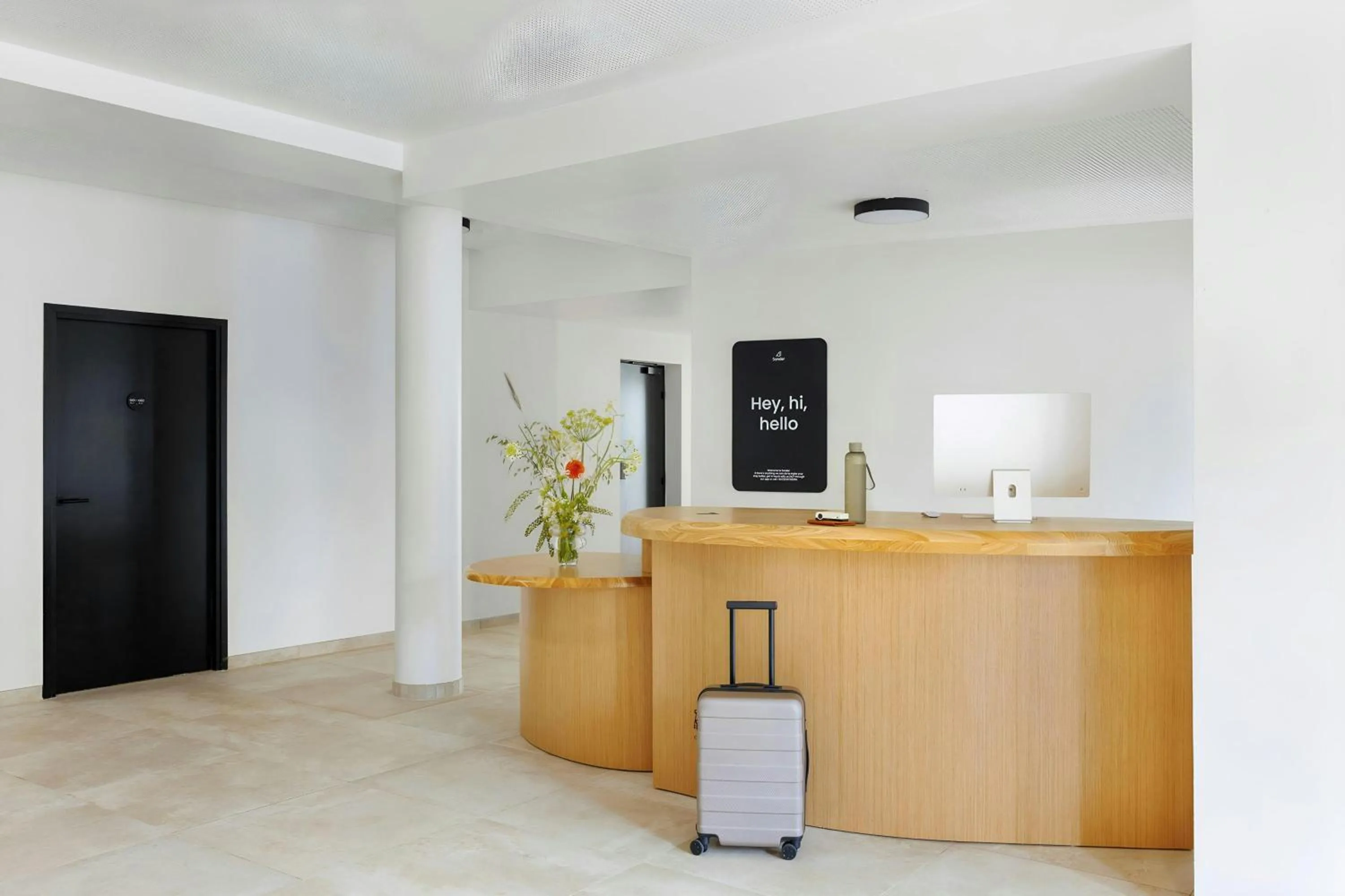 Lobby or reception in Yvette Hotel Porte de Versailles, Sonder by Marriott Bonvoy