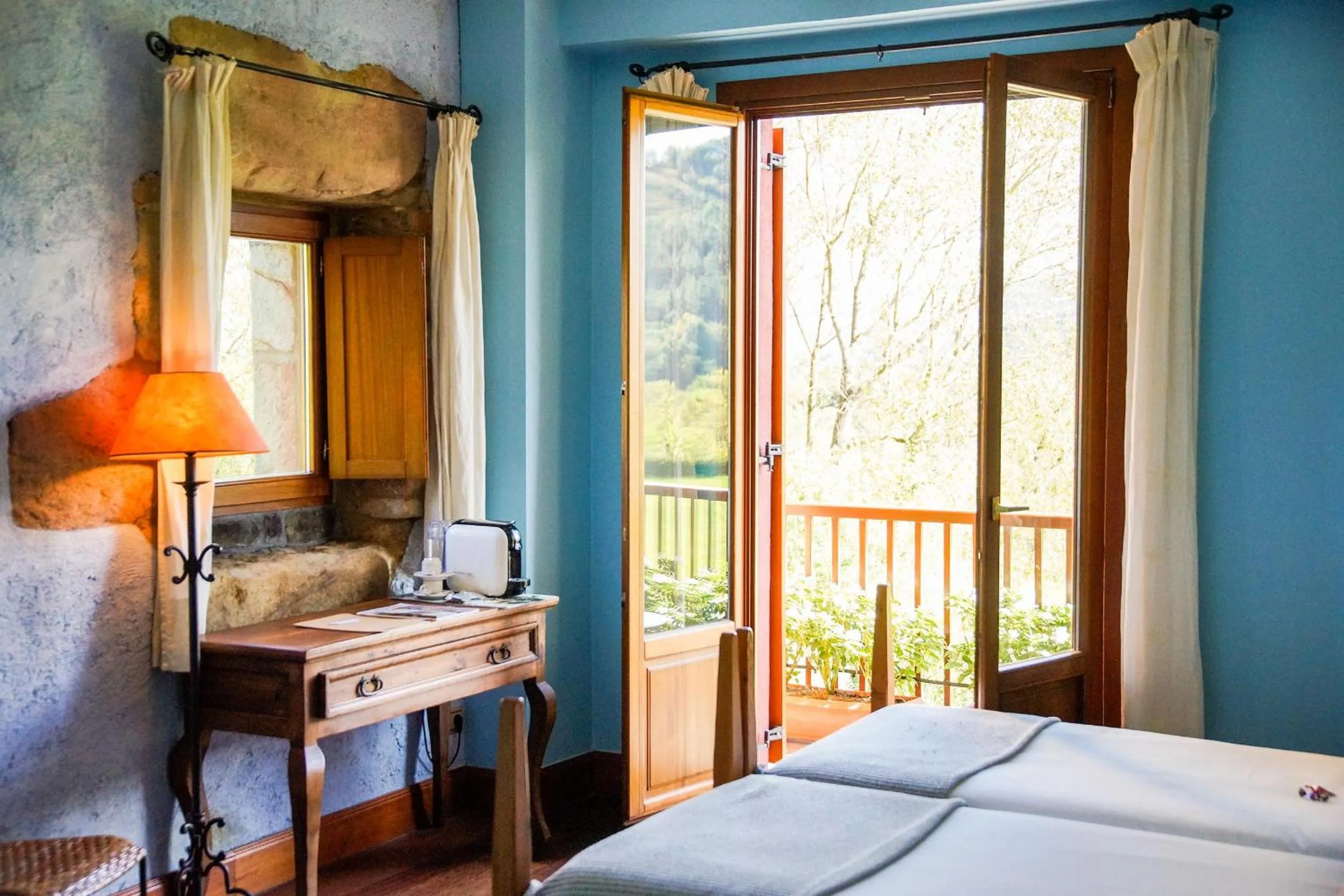 Photo of the whole room, Bed in Usategieta