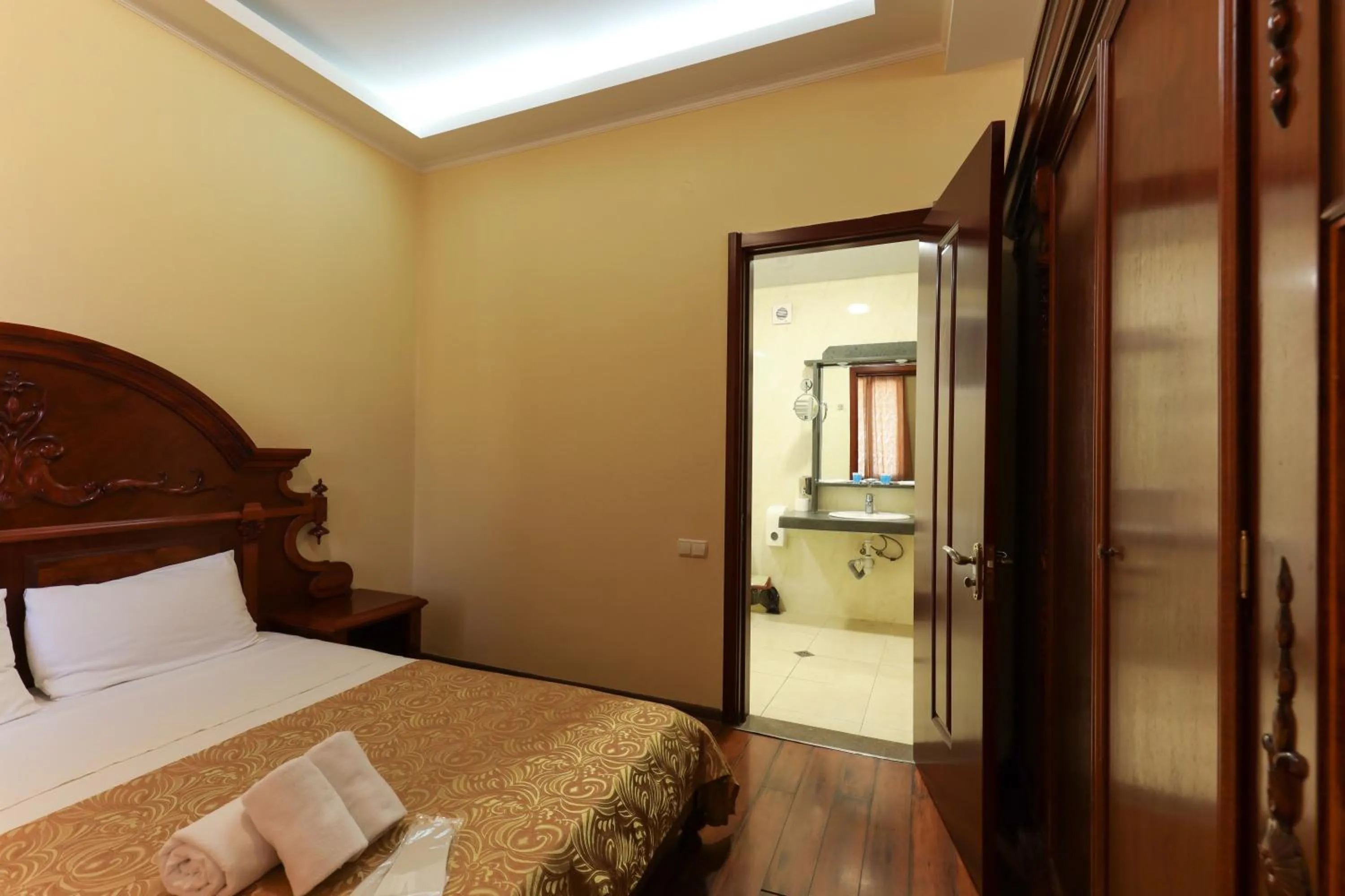 Bed in Aeetes Palace