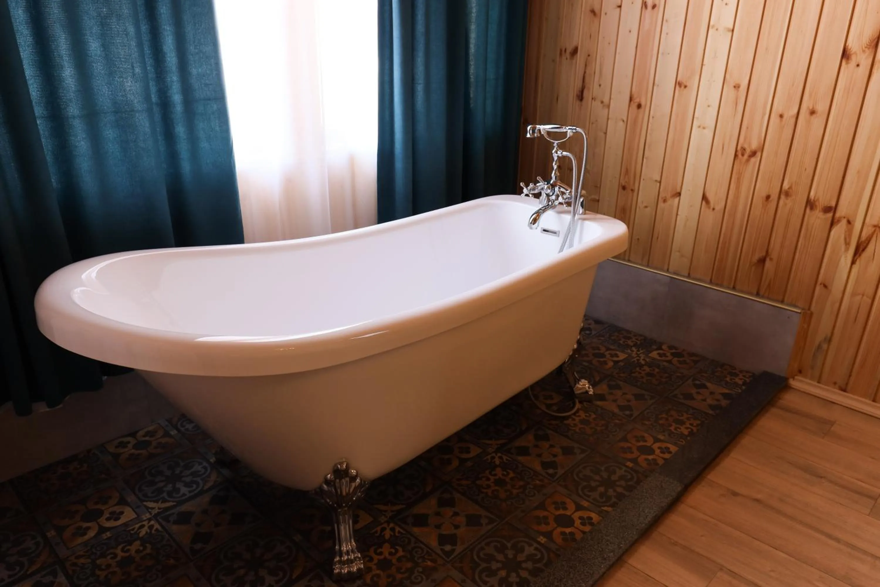 Hot Tub in Aeetes Palace