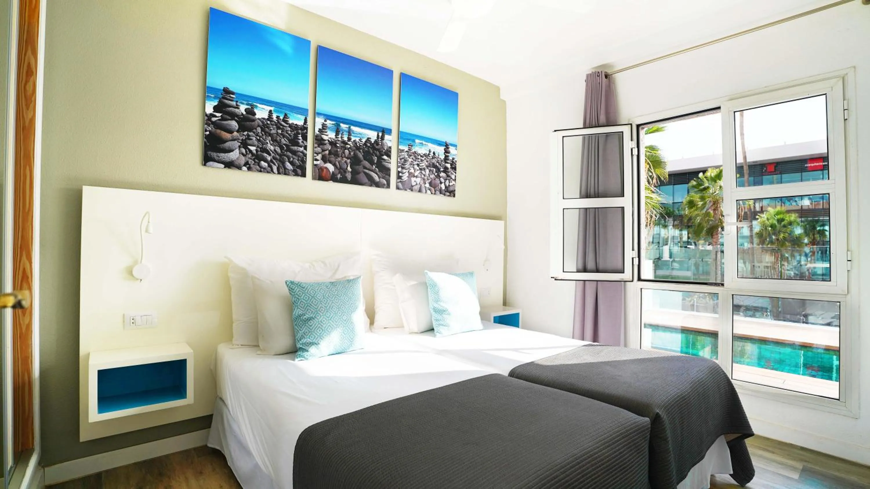 Photo of the whole room, Bed in Coral Compostela Beach Golf