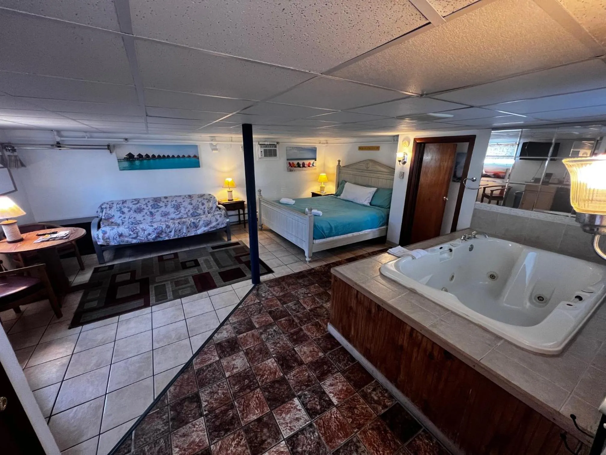 Bed in Green Dolphin