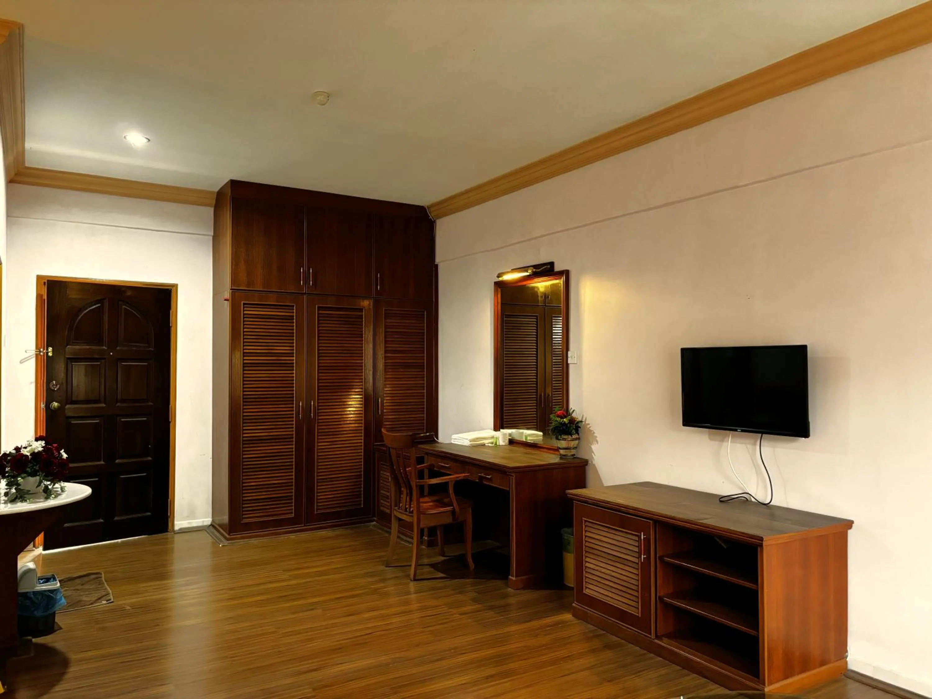 wardrobe in Cool Point Hotel