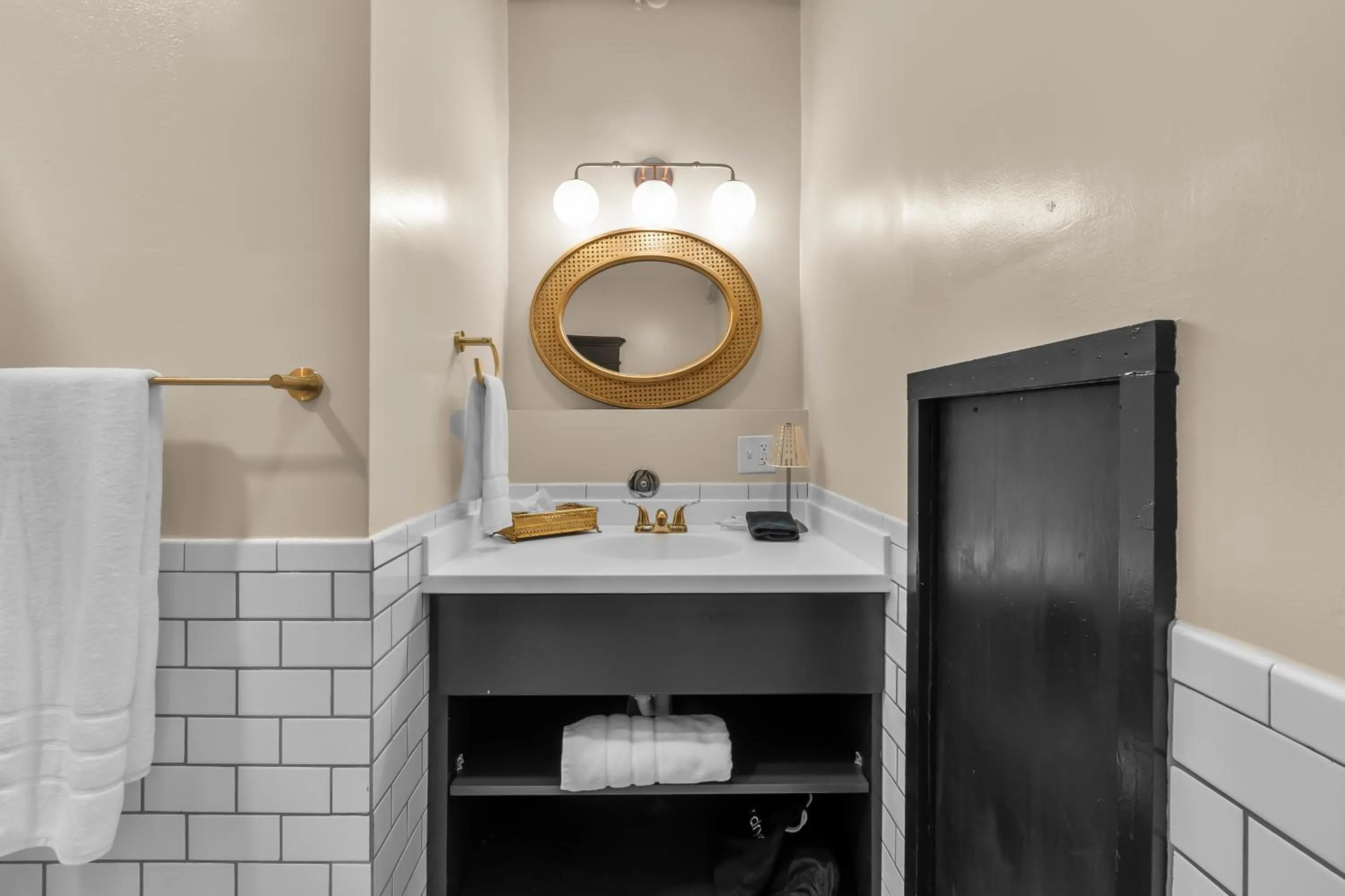Bathroom in Rockwood Inn