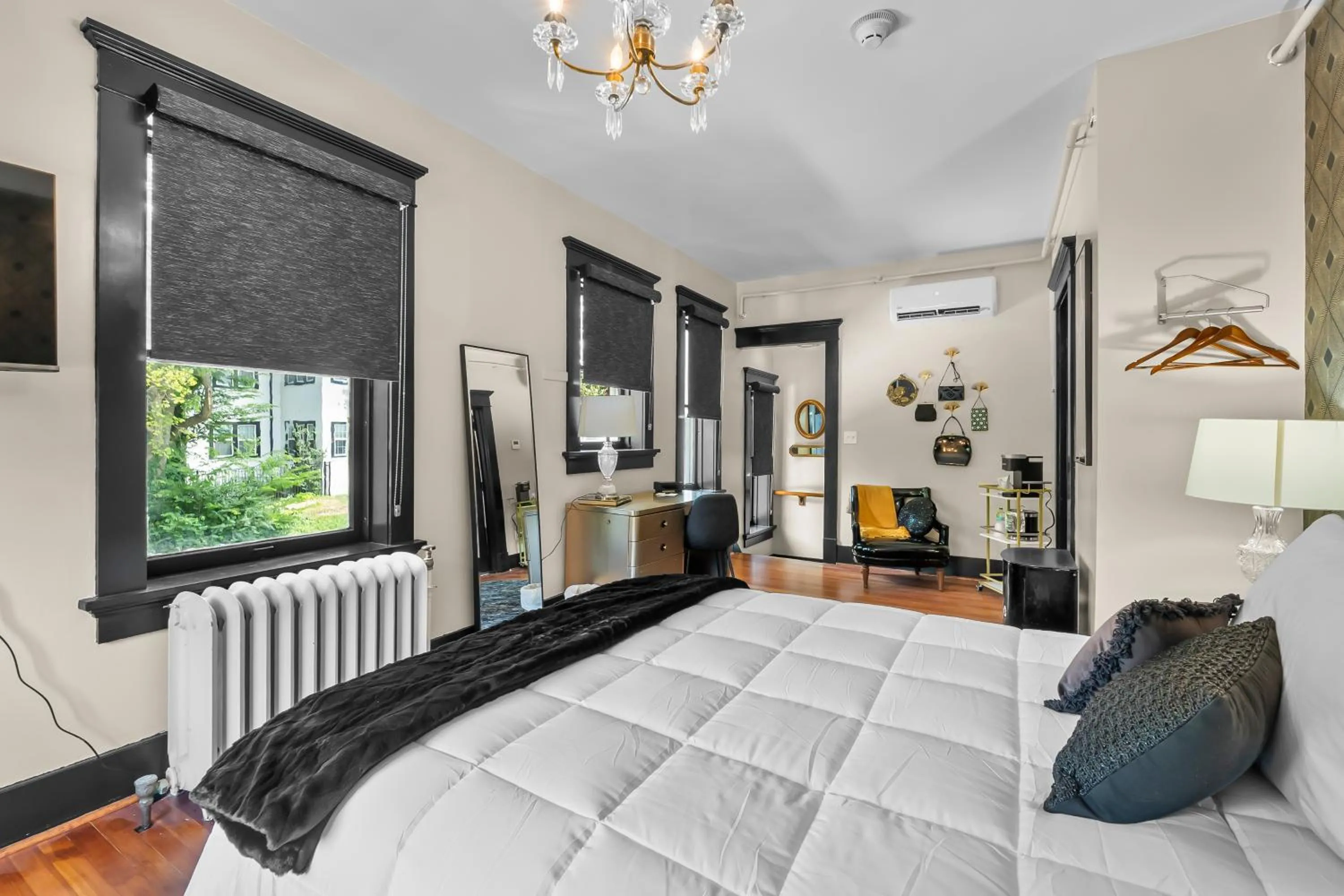 Photo of the whole room, Bed in Rockwood Inn
