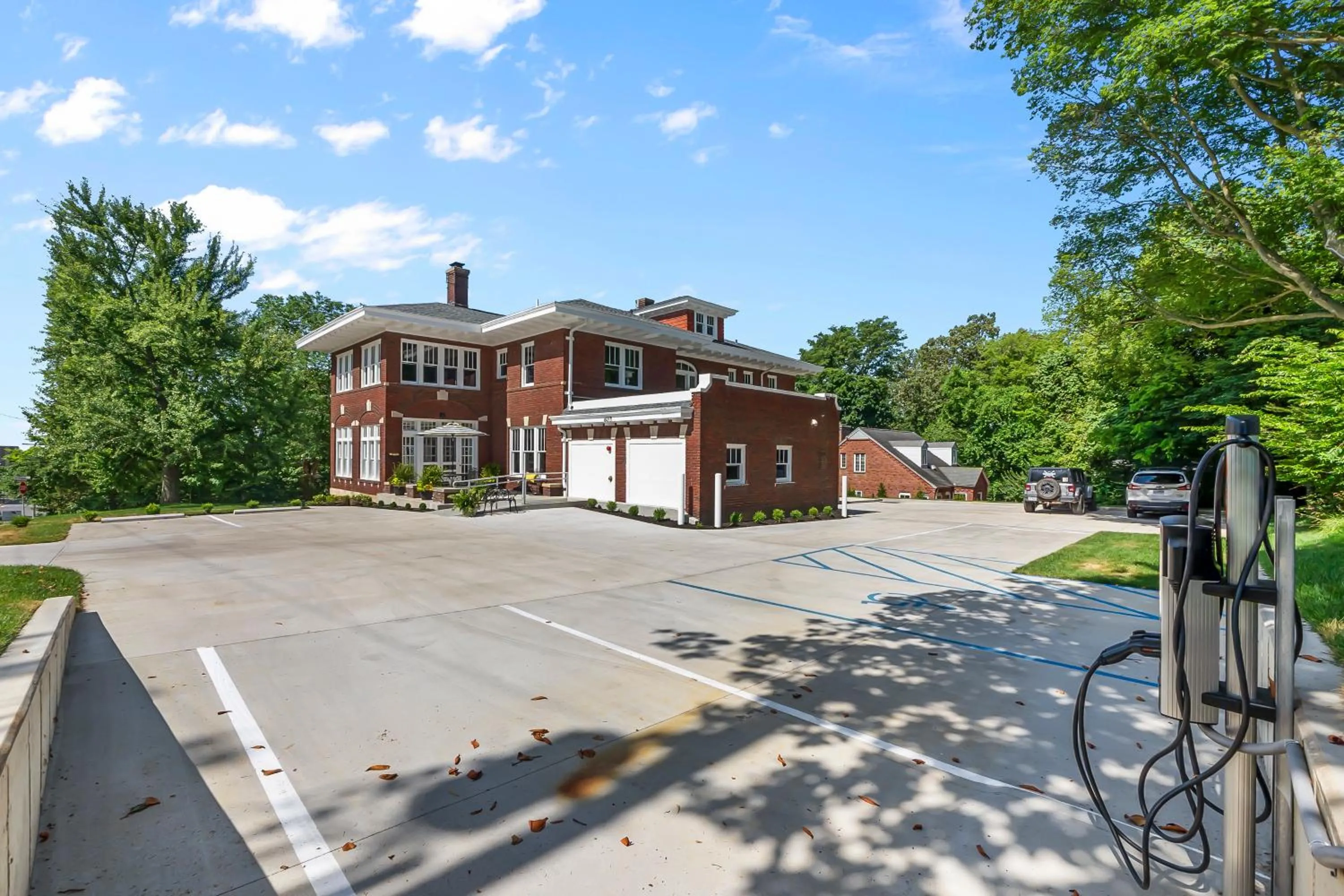 Property building in Rockwood Inn