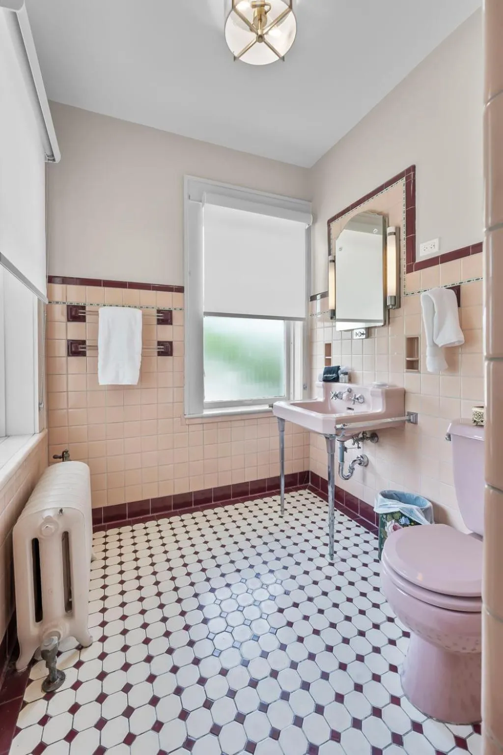 Bathroom in Rockwood Inn