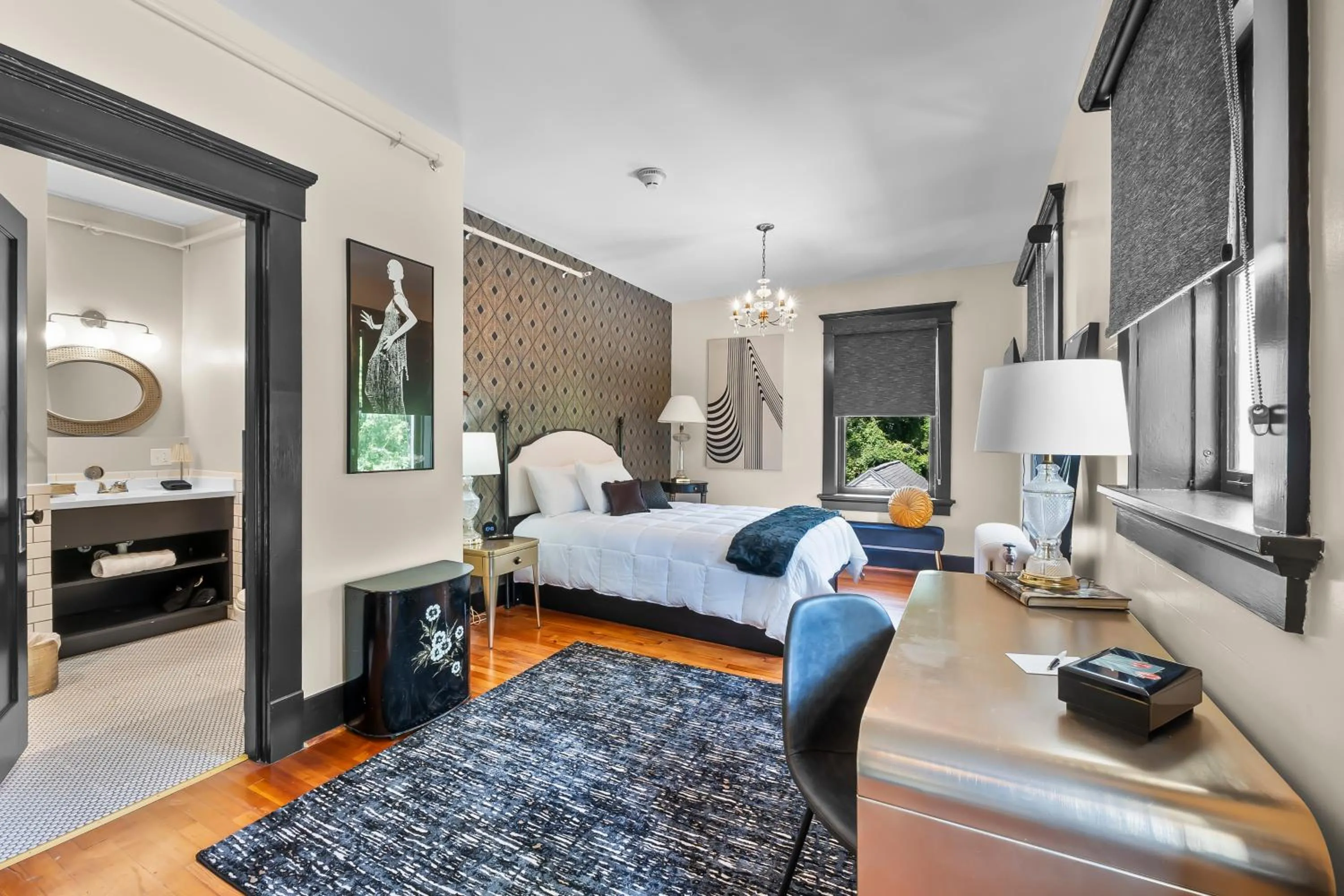 Photo of the whole room, Bed in Rockwood Inn