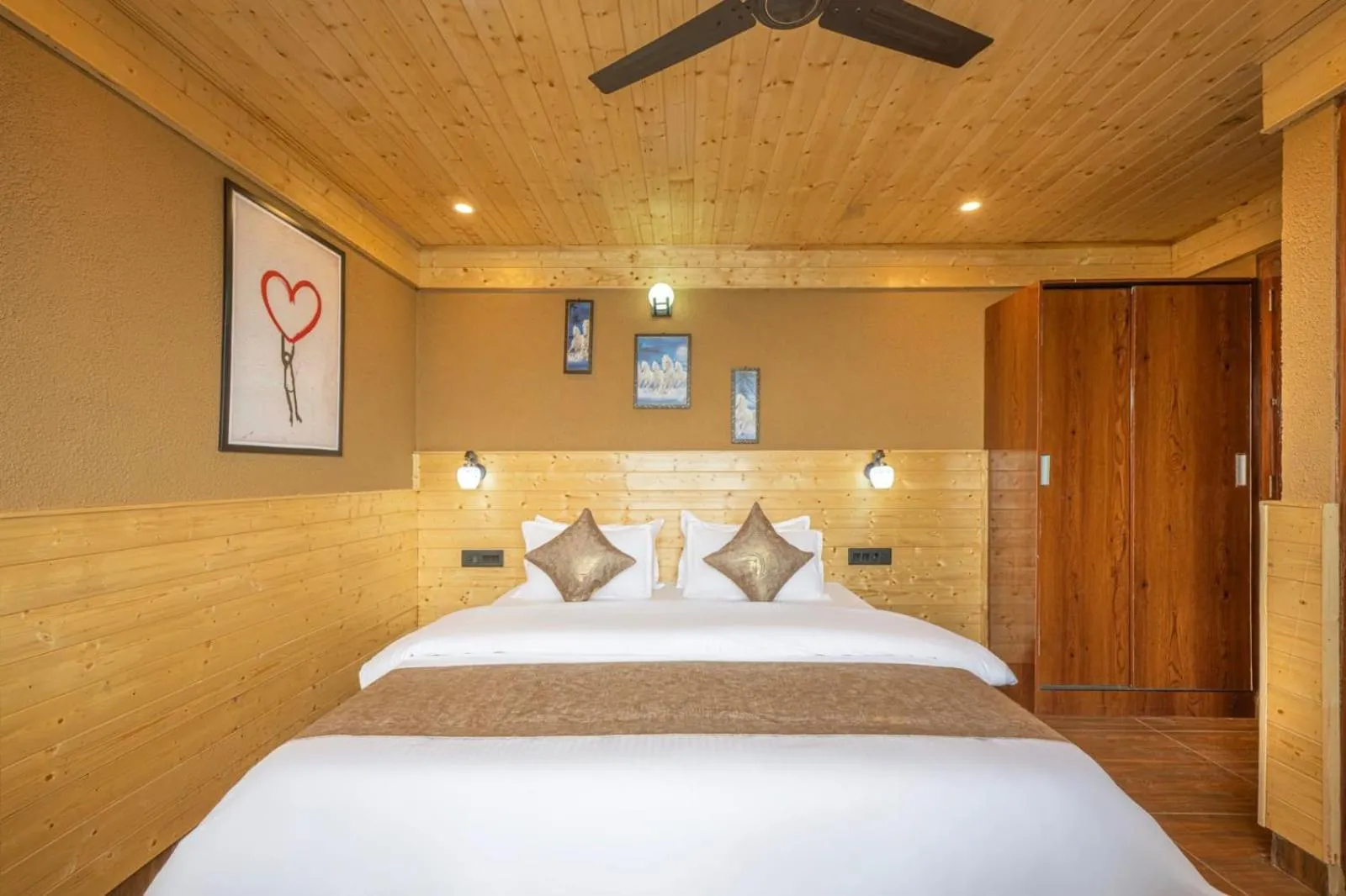 Bed in The Kufri Retreat