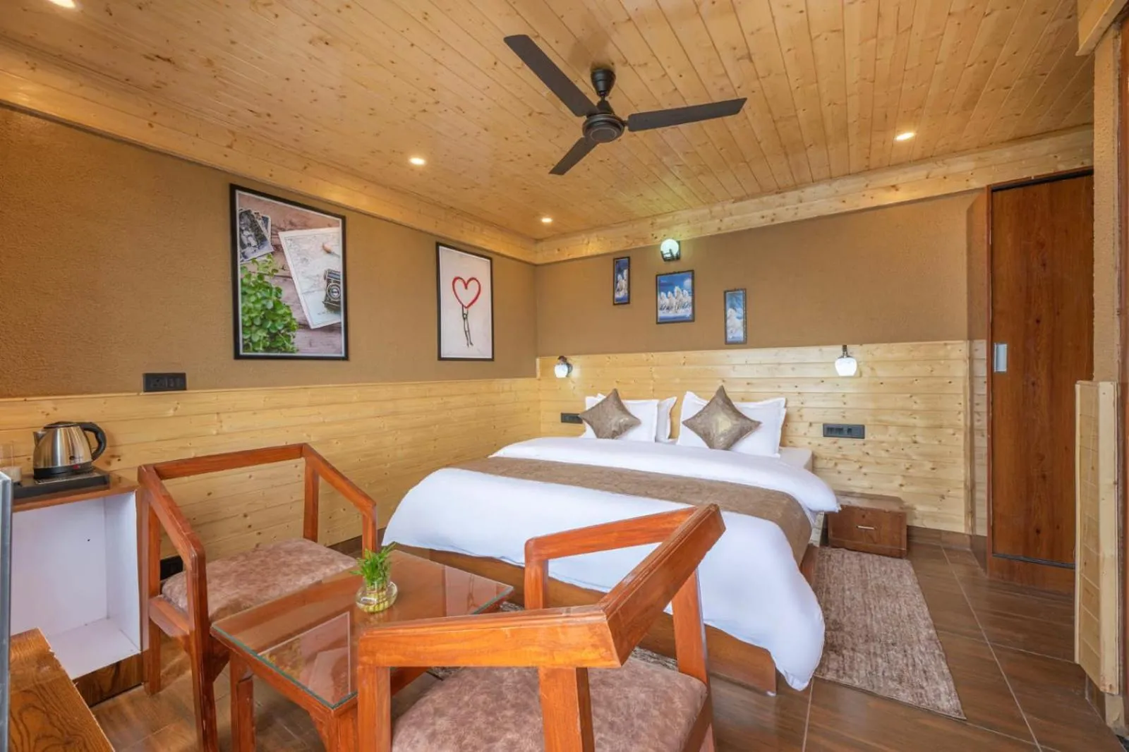 Bed in The Kufri Retreat