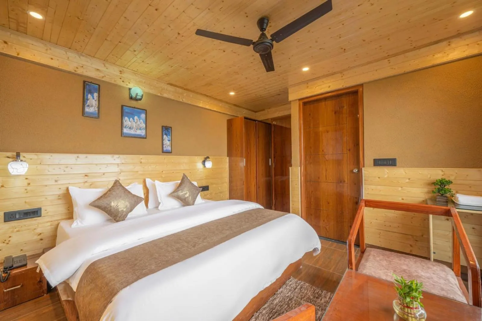 Bed in The Kufri Retreat