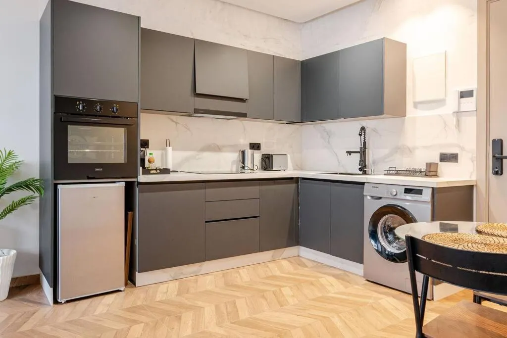 Cozy Luxurious Bourgogne Studio