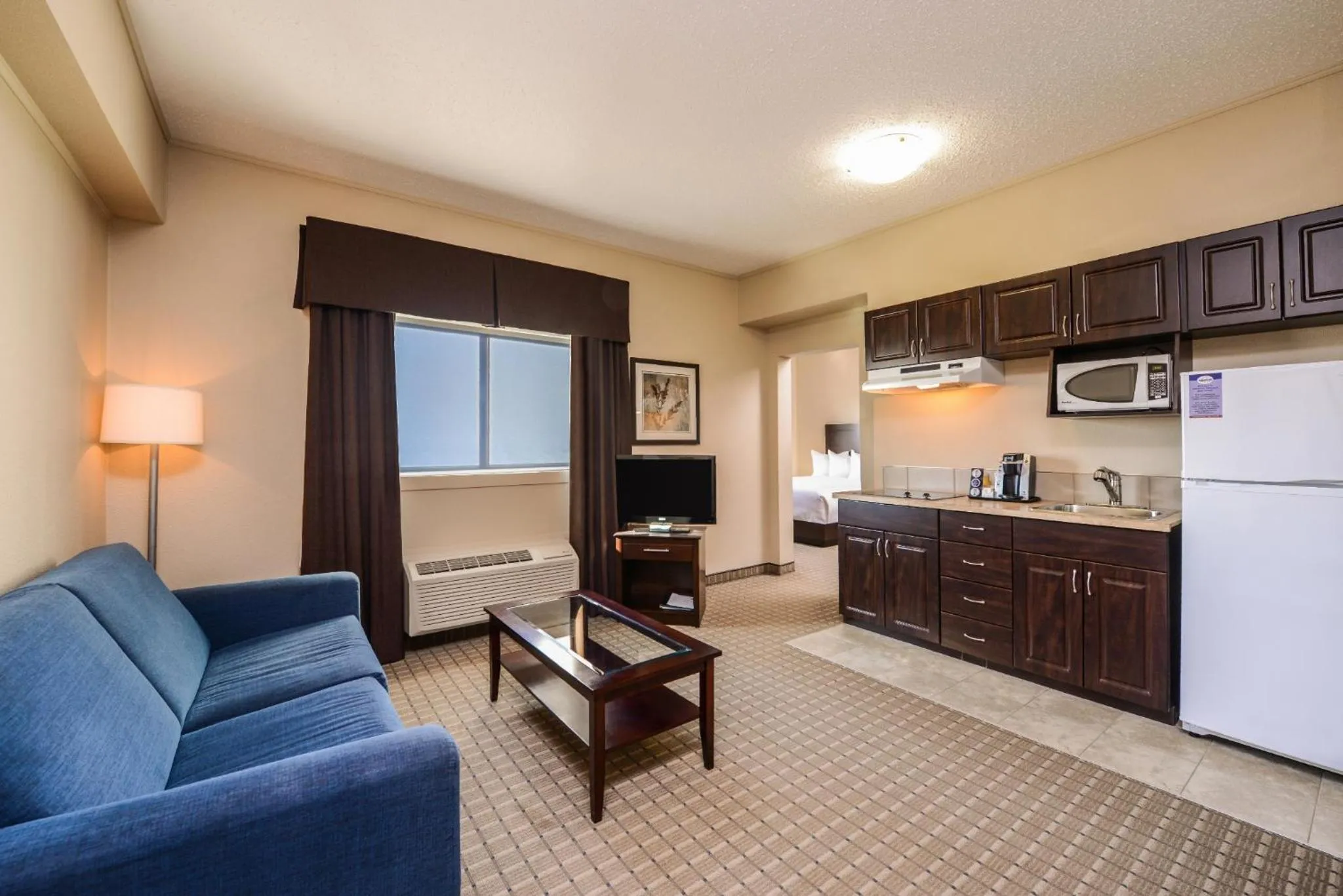 Kindersley All Suites Hotel