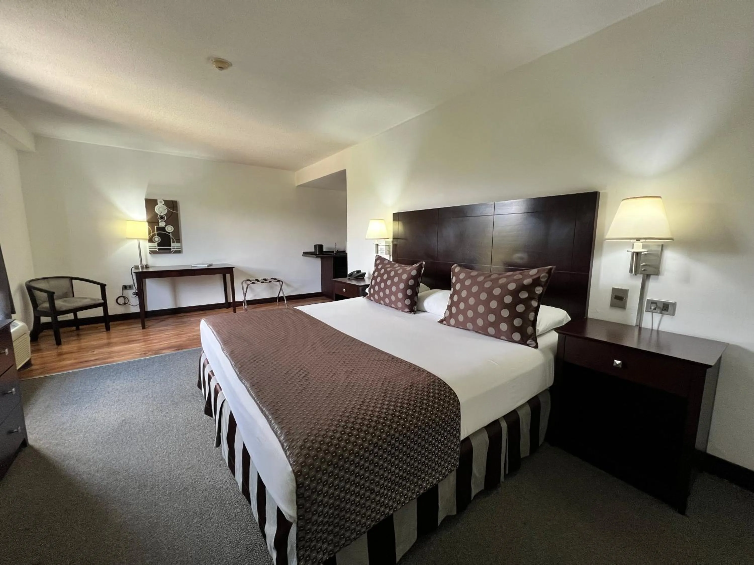 Bed in Hotel GH Guaparo Suites Valencia