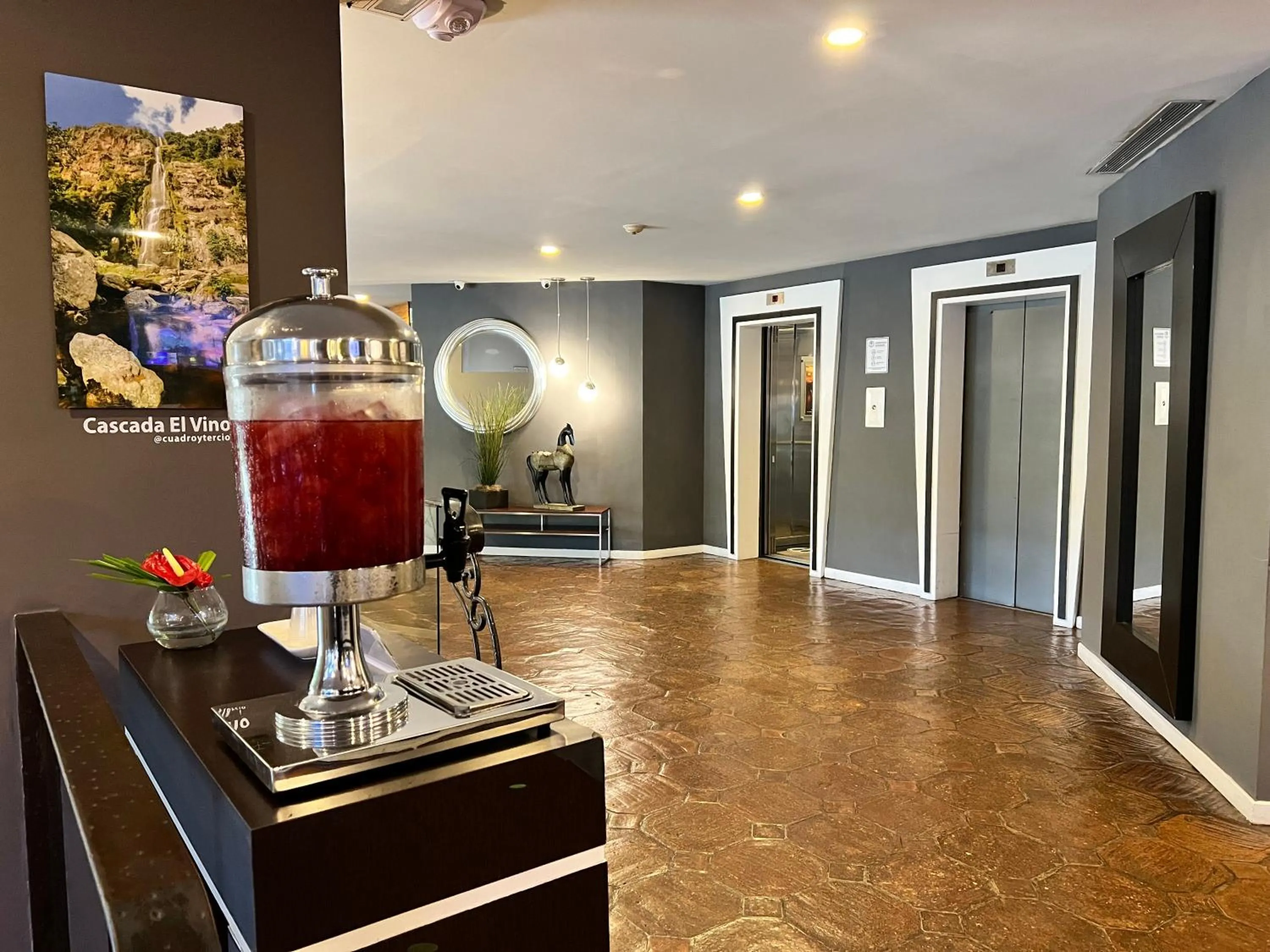 Lobby or reception in Hotel GH Guaparo Suites Valencia