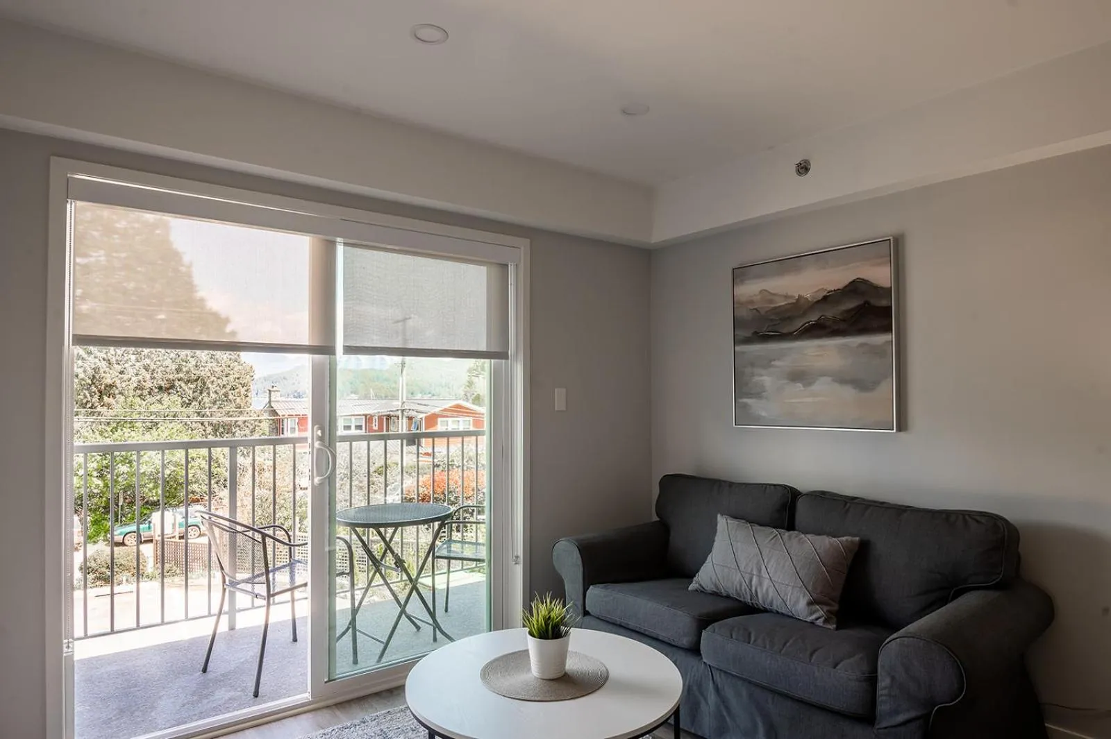 Deluxe Queen Studio  in Gibsons Landing Inn