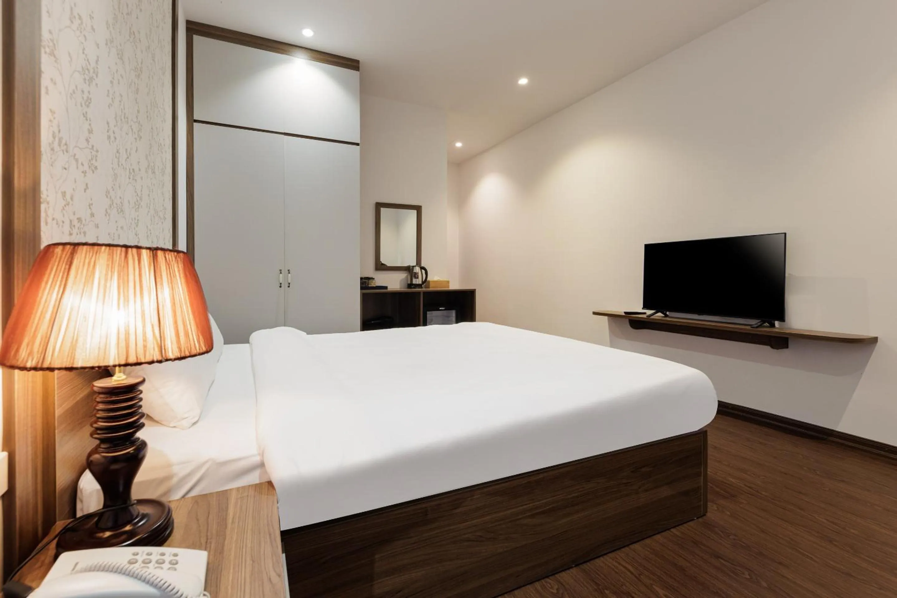 Bedroom, Bed in Collection O Le Grand Hanoi hotel – The Central Park