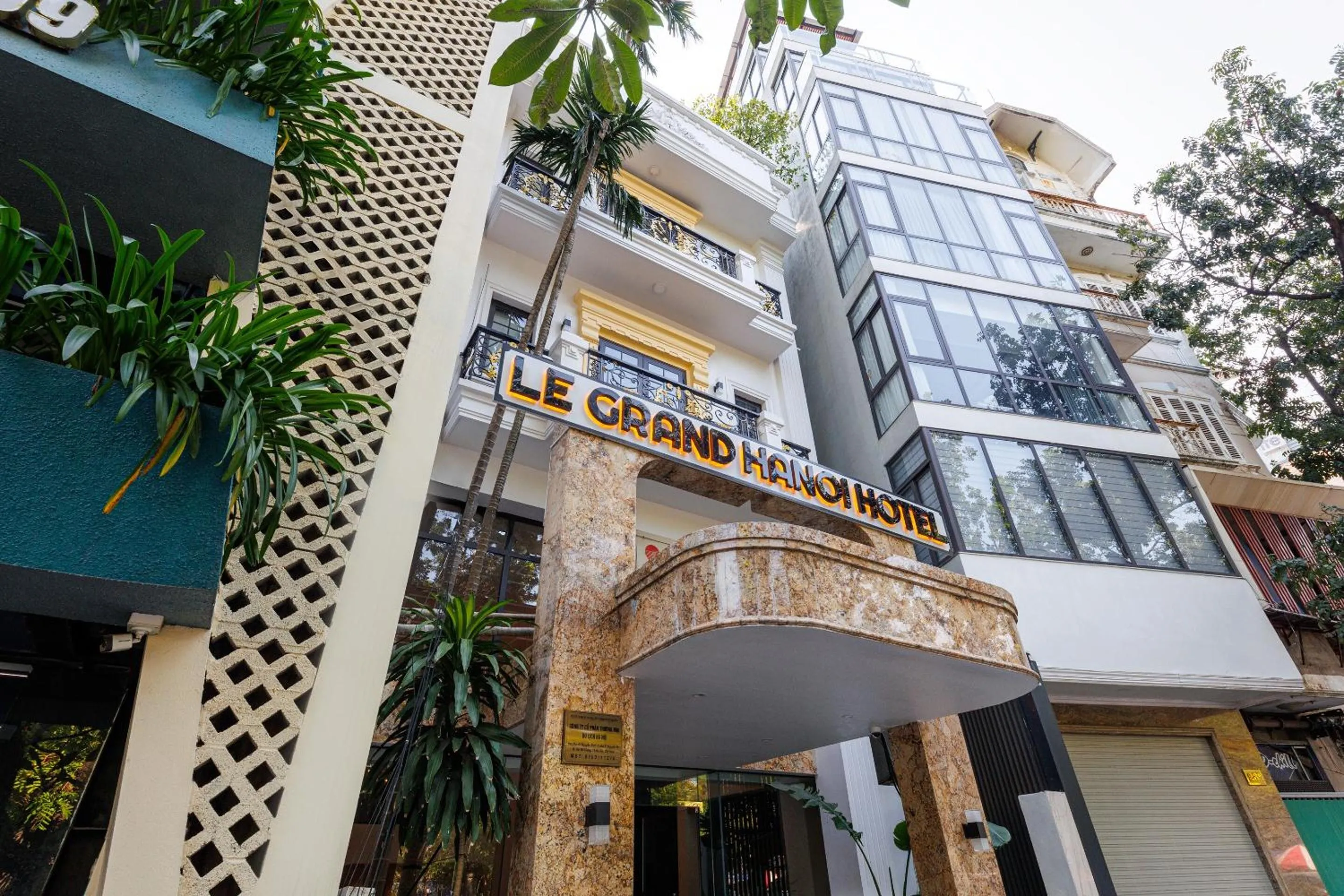 Facade/entrance in Collection O Le Grand Hanoi hotel – The Central Park