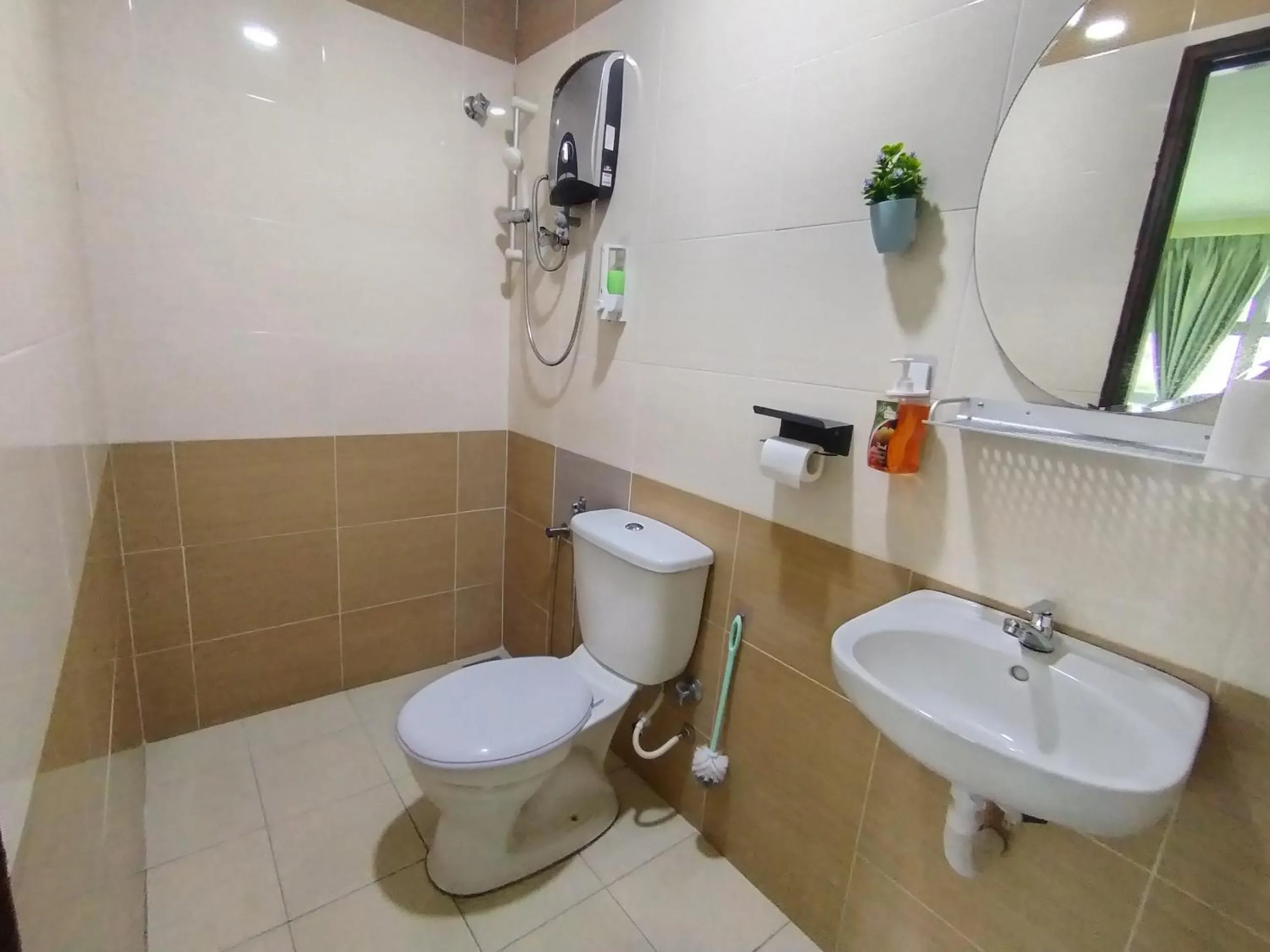 Bathroom in Hotel O Seremban Near SnowLim Wonderland Formerly M&N Hotel