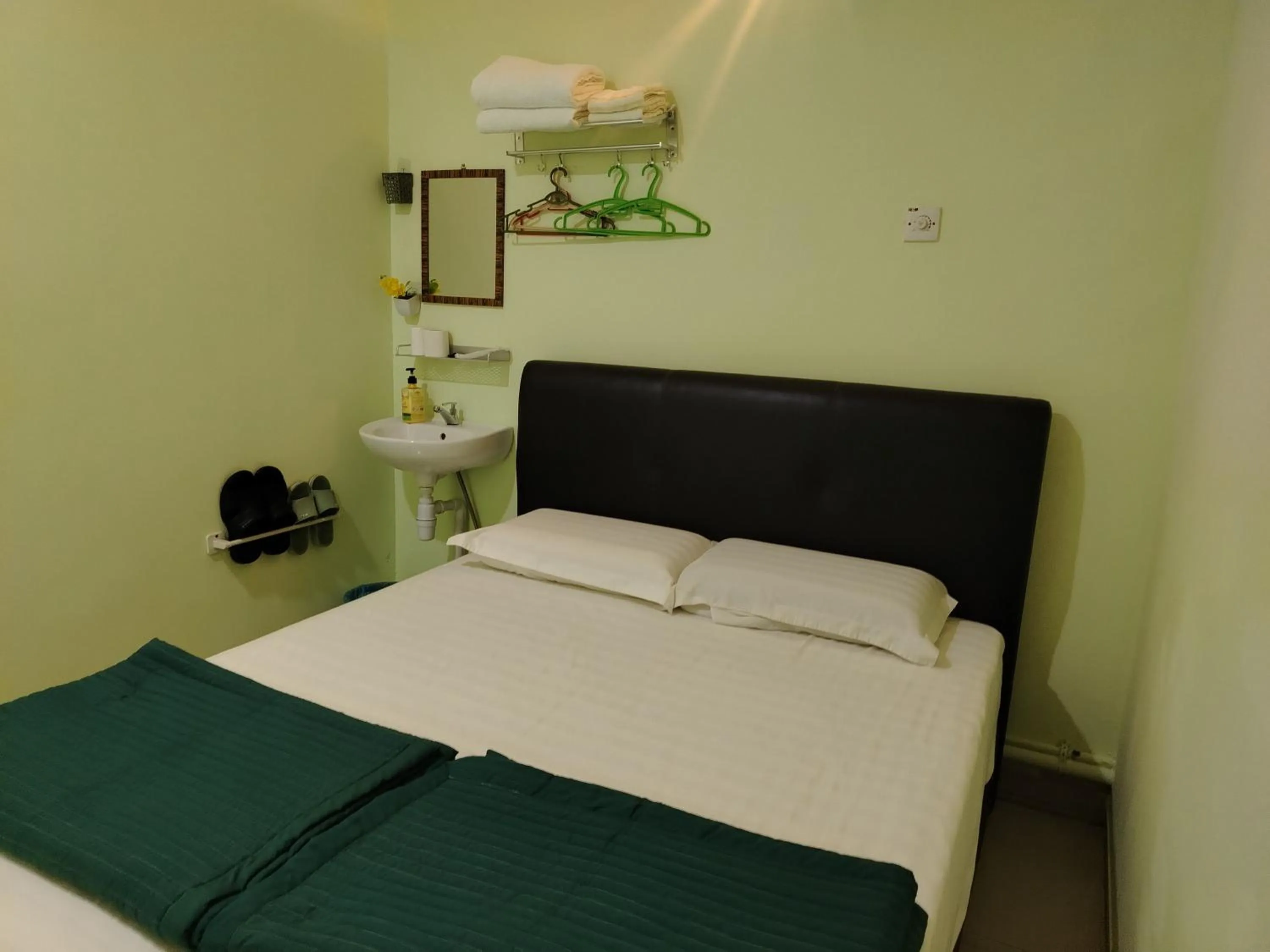 Bed in Hotel O Seremban Near SnowLim Wonderland Formerly M&N Hotel