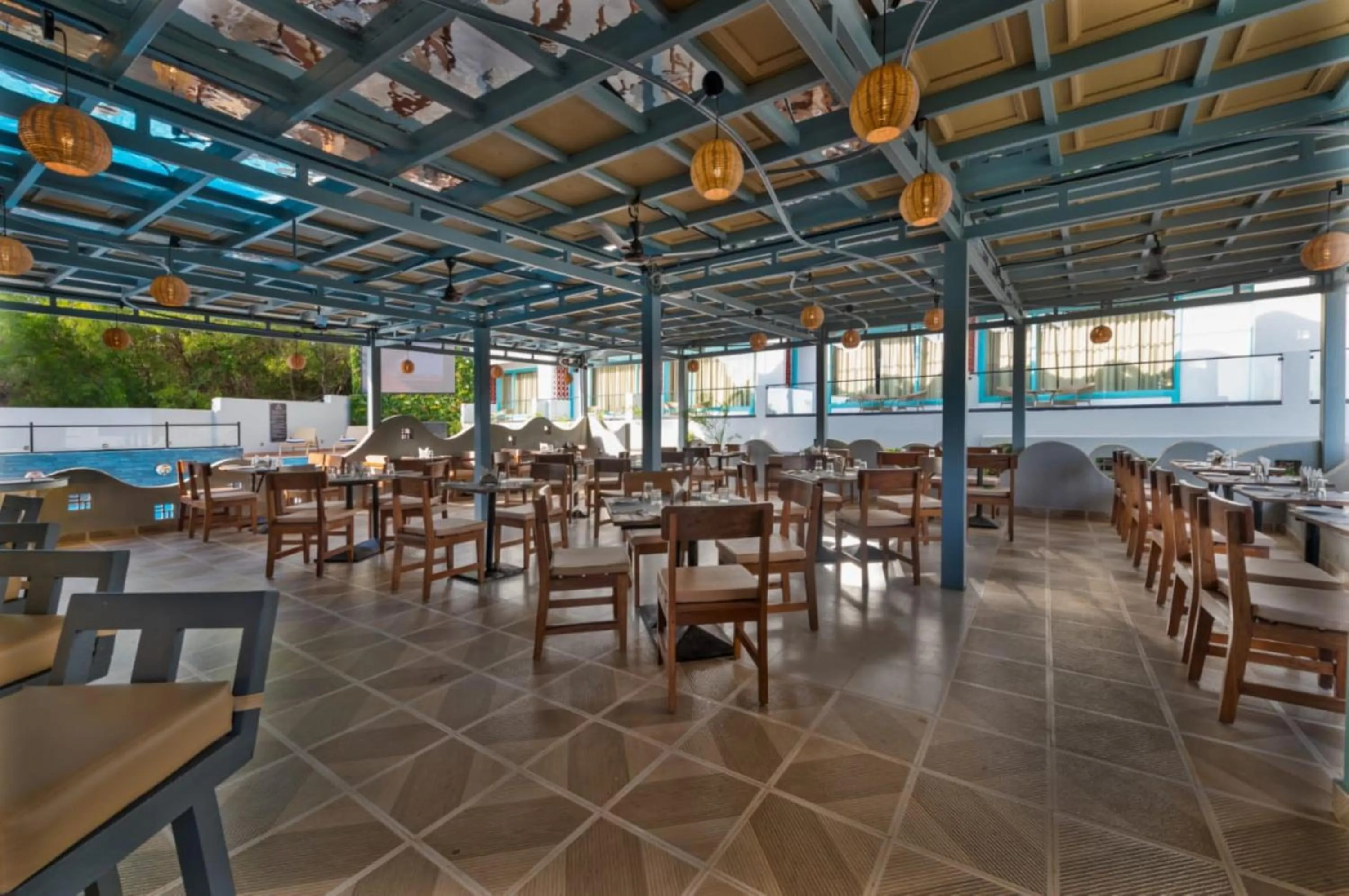 Restaurant/places to eat in Grand Continent Morjim