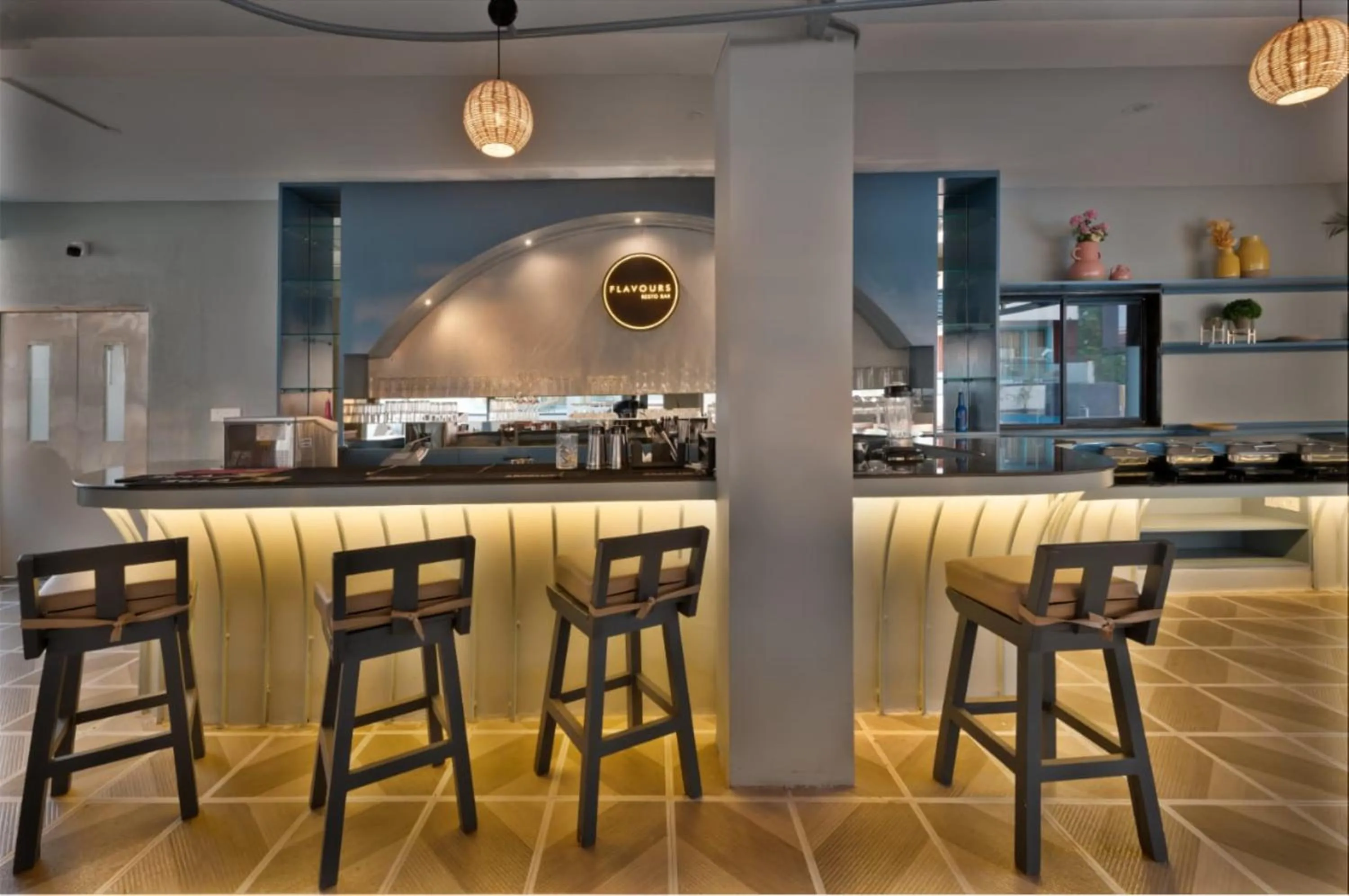 Restaurant/places to eat in Grand Continent Morjim