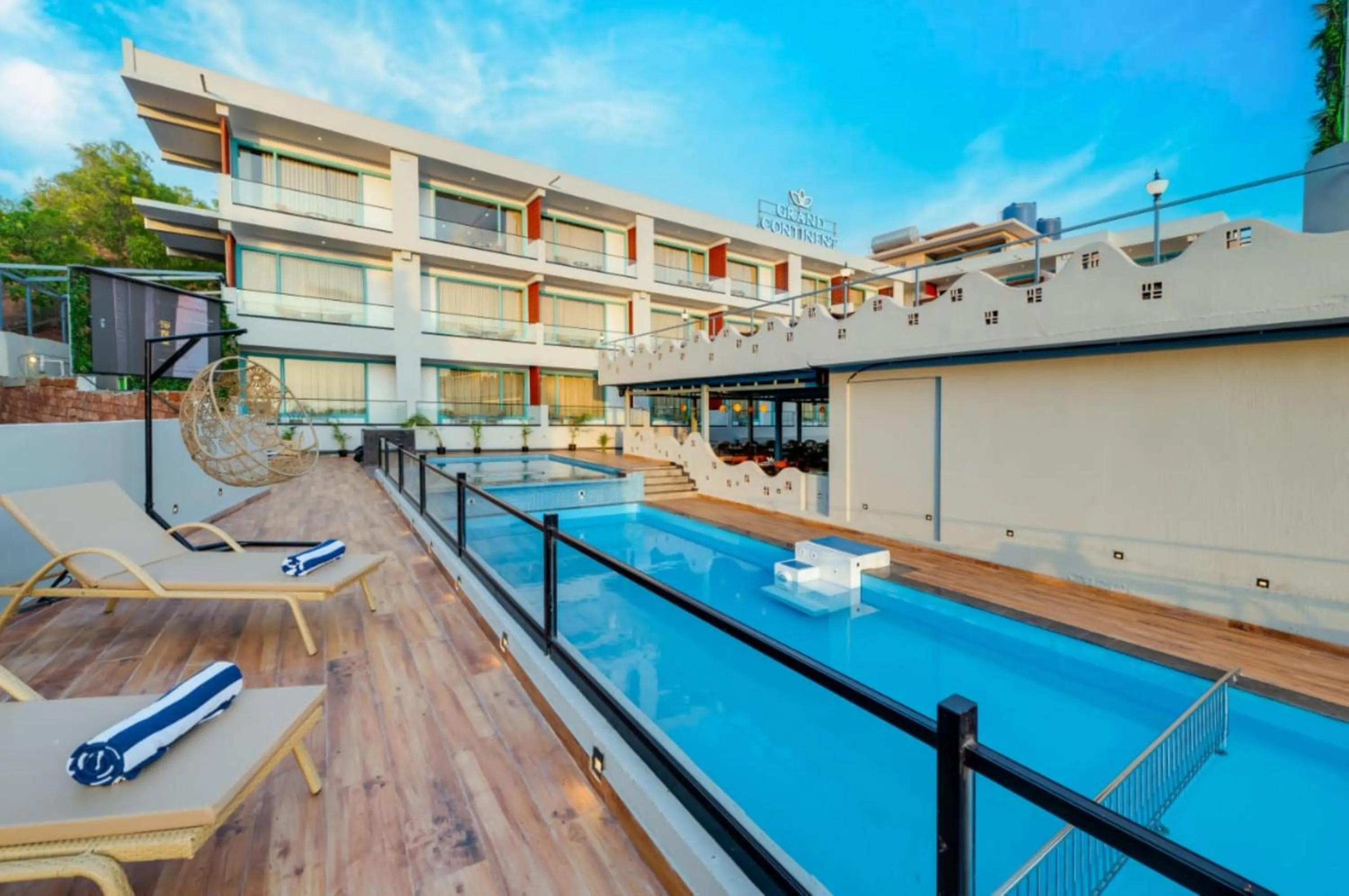 Swimming pool in Grand Continent Morjim