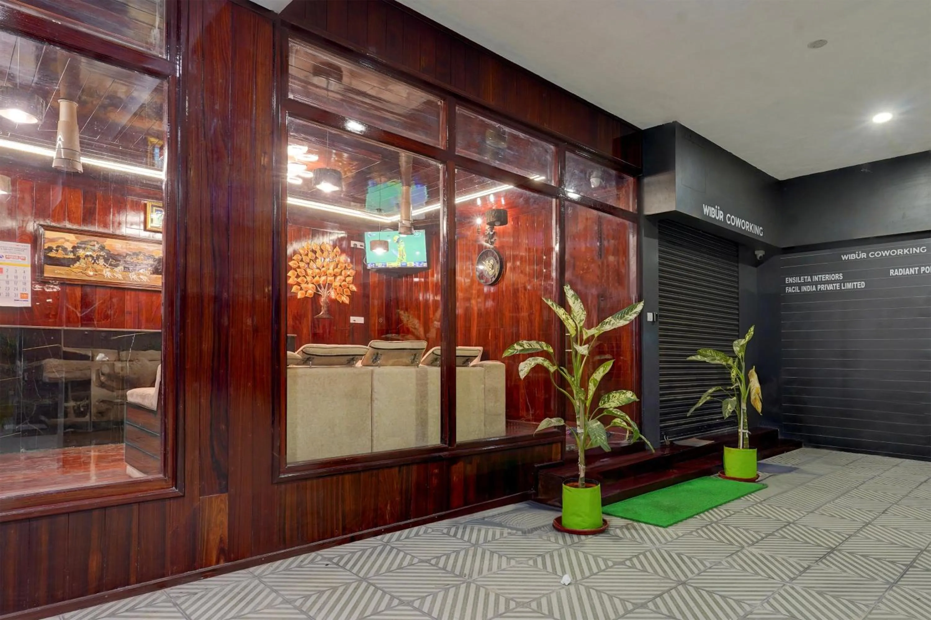 Facade/entrance in Super Townhouse NK Vivanta Luxury Rooms