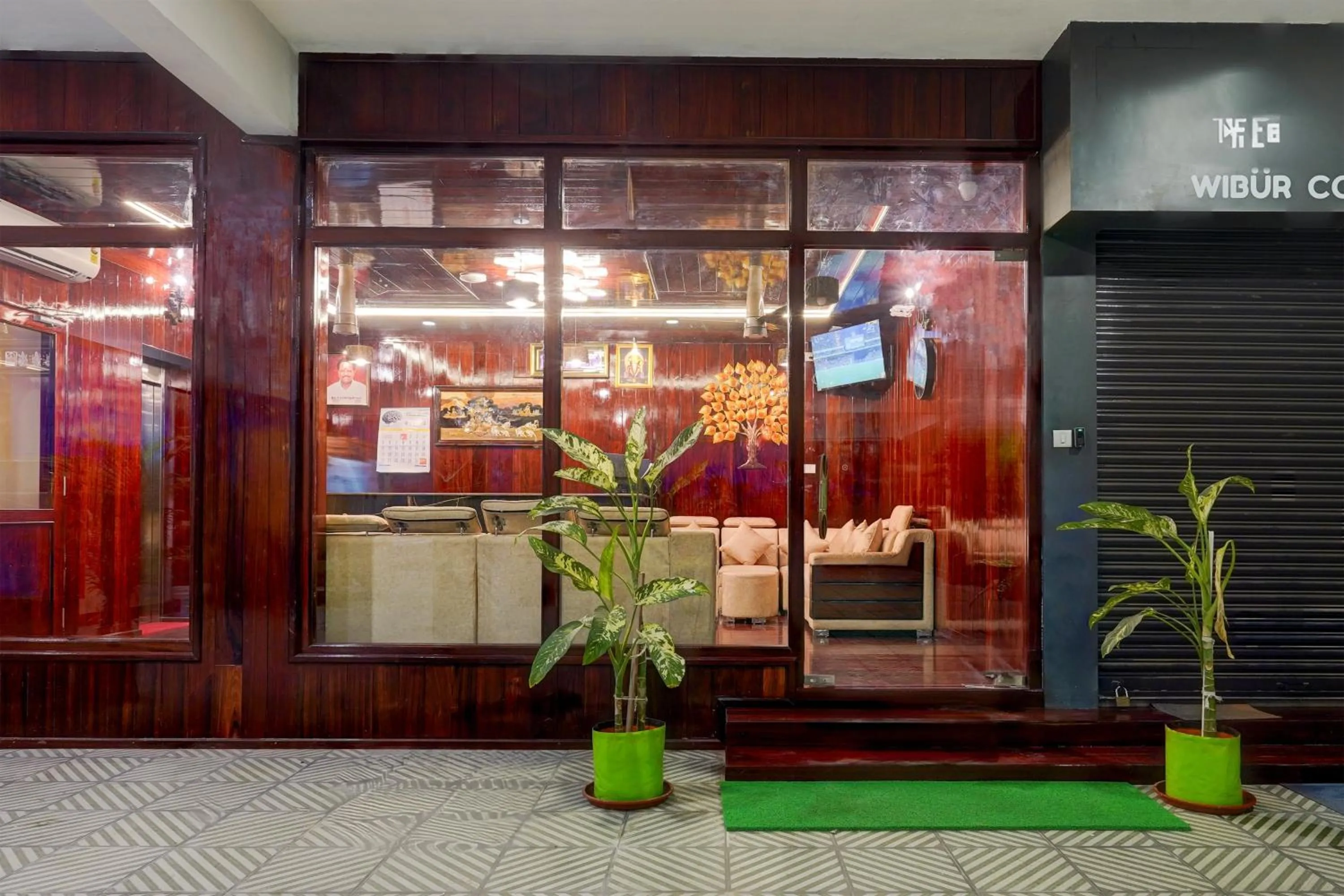 Facade/entrance in Super Townhouse NK Vivanta Luxury Rooms