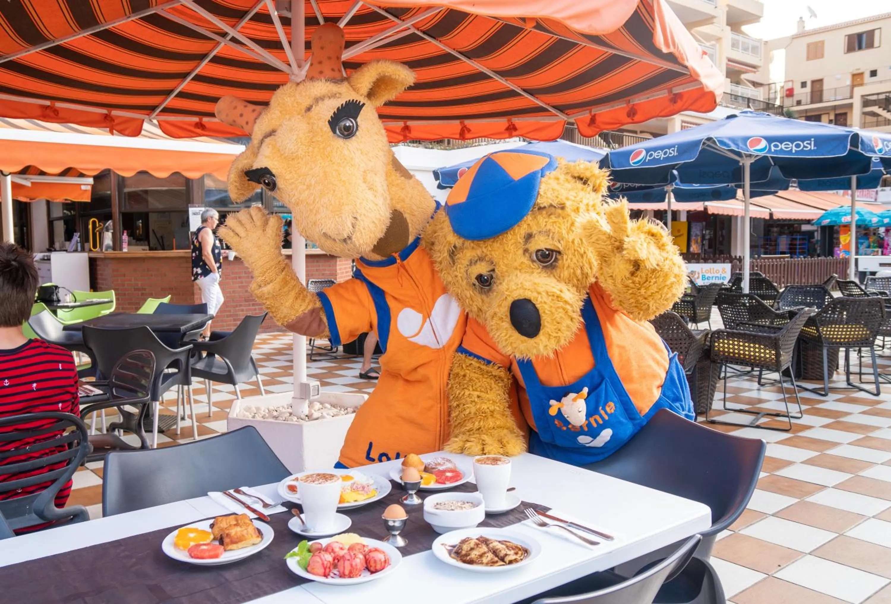 Restaurant/places to eat in Coral Compostela Beach