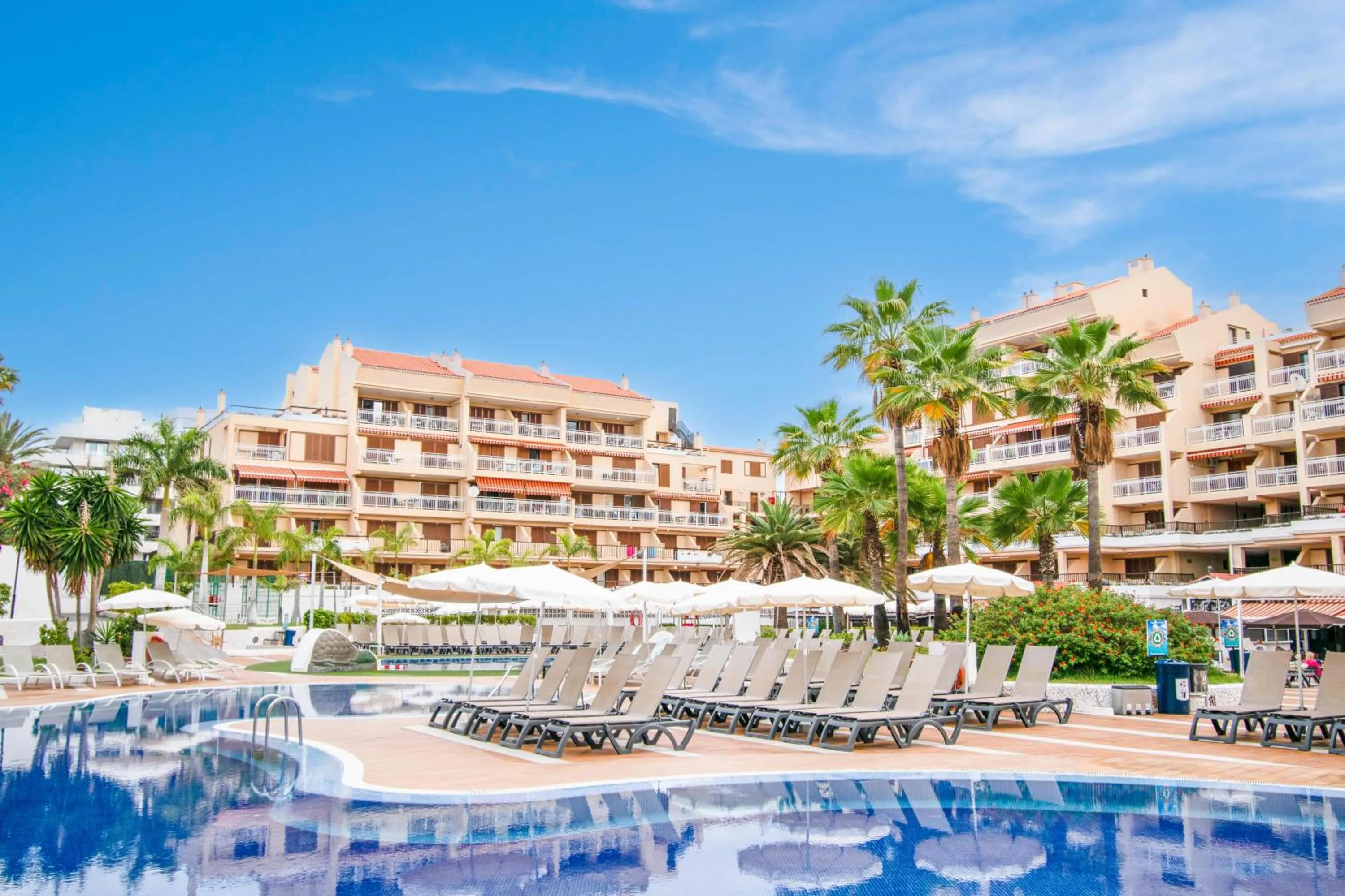 Photo of the whole room in Coral Compostela Beach