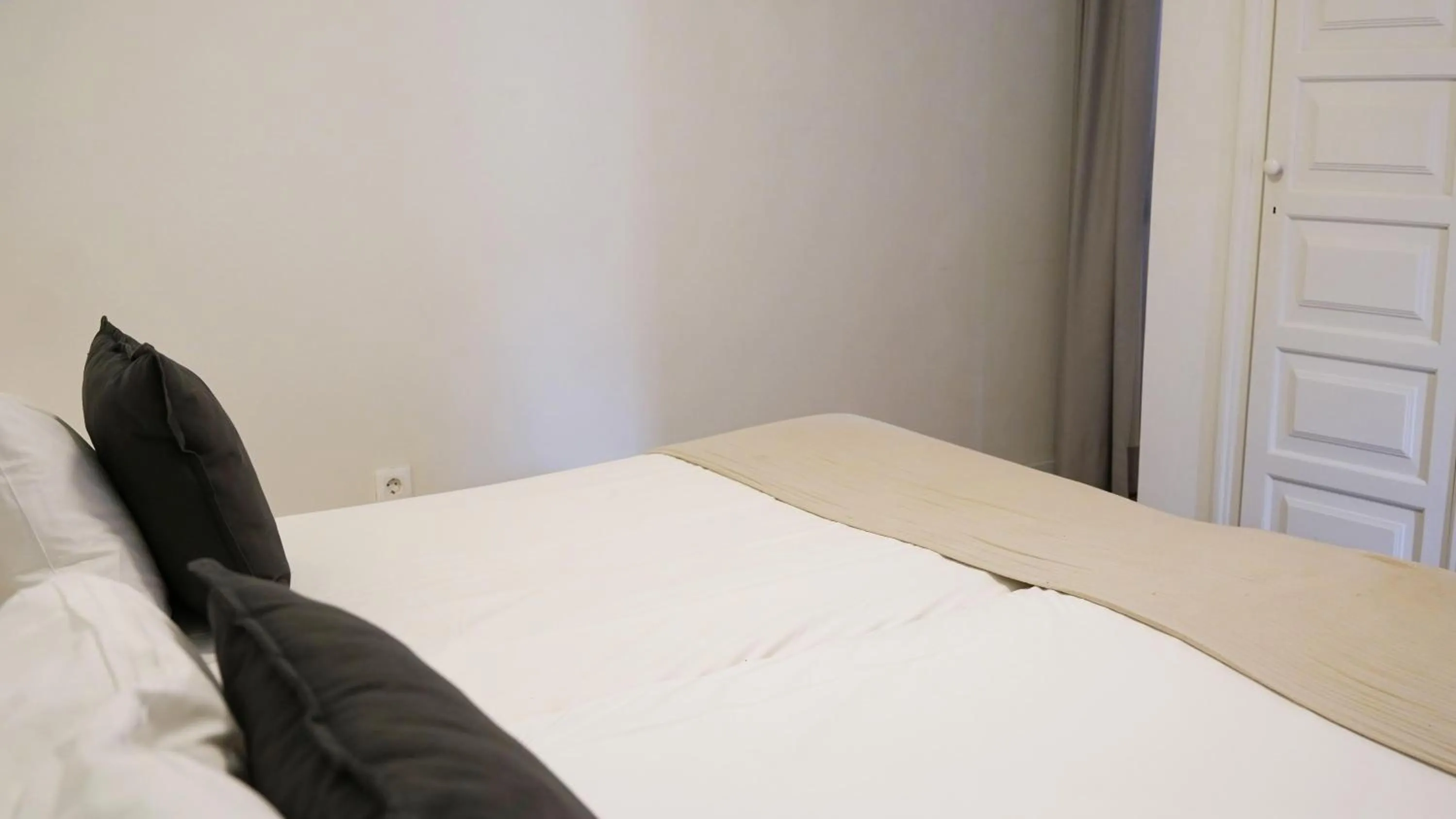 Photo of the whole room, Bed in Coral Compostela Beach