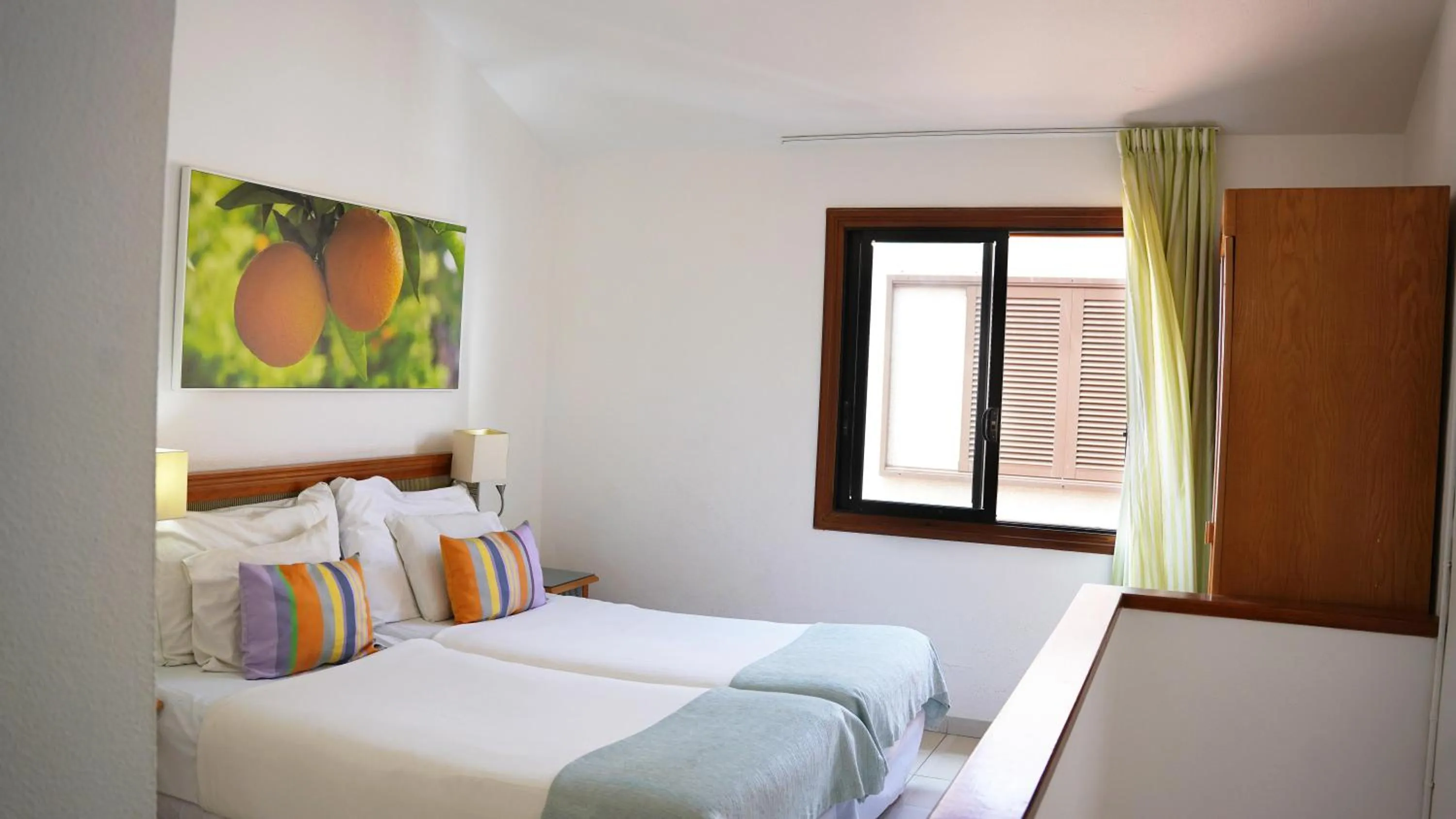 Photo of the whole room, Bed in Coral Compostela Beach