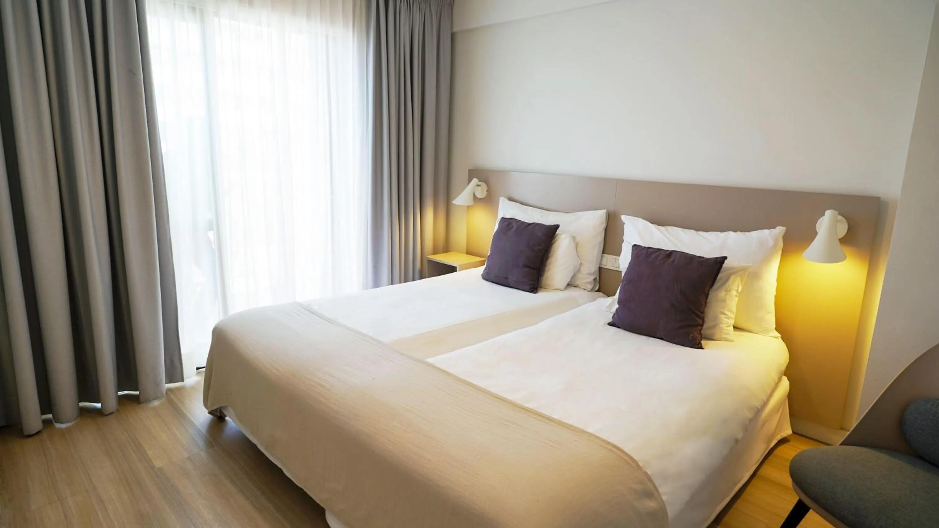 Photo of the whole room, Bed in Coral Compostela Beach