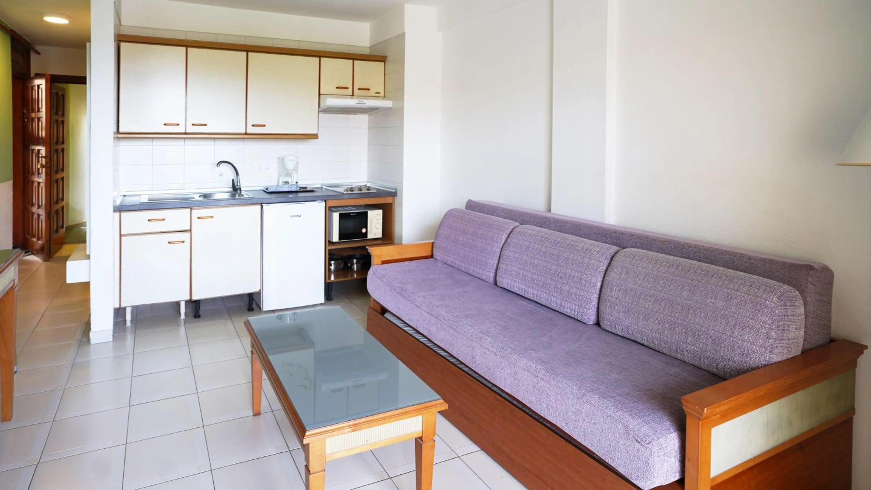 Photo of the whole room in Coral Compostela Beach