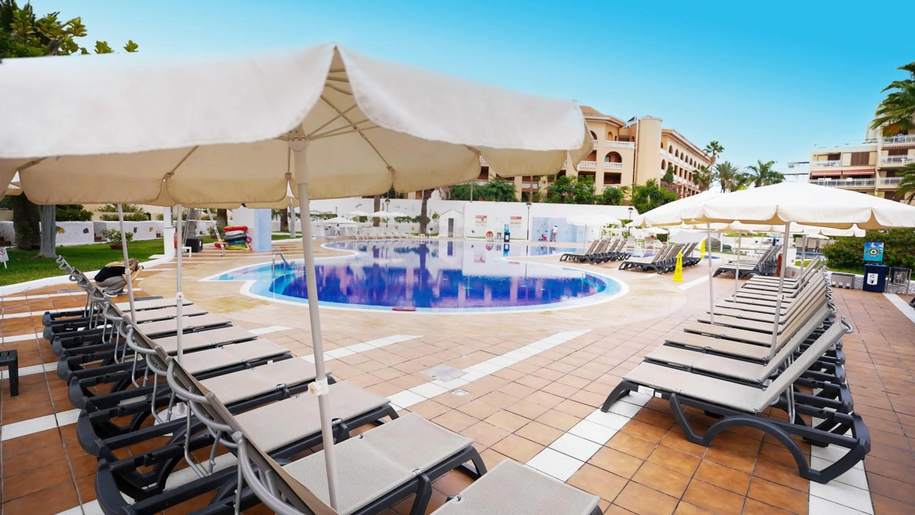 Photo of the whole room in Coral Compostela Beach