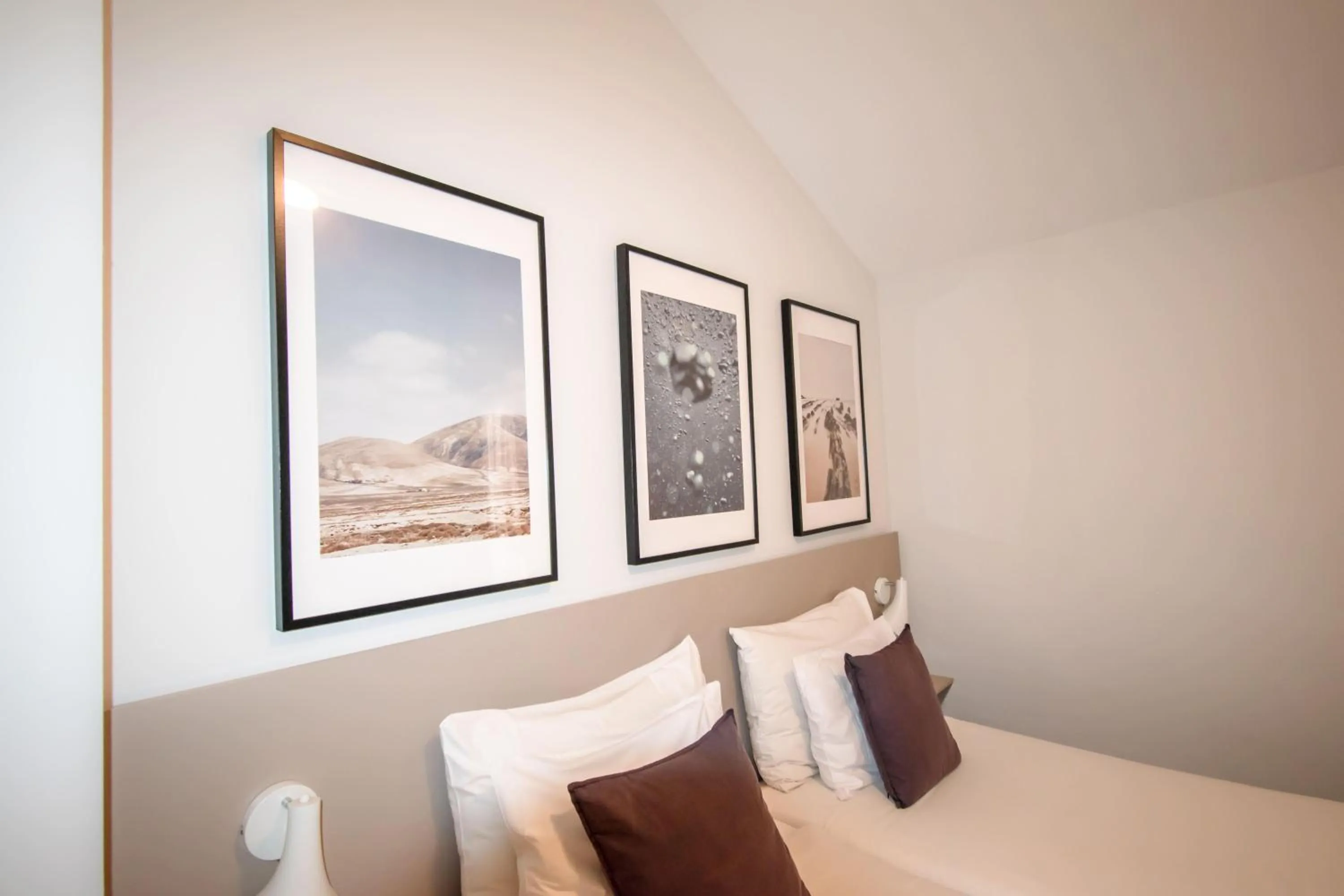 Photo of the whole room, Bed in Coral Compostela Beach