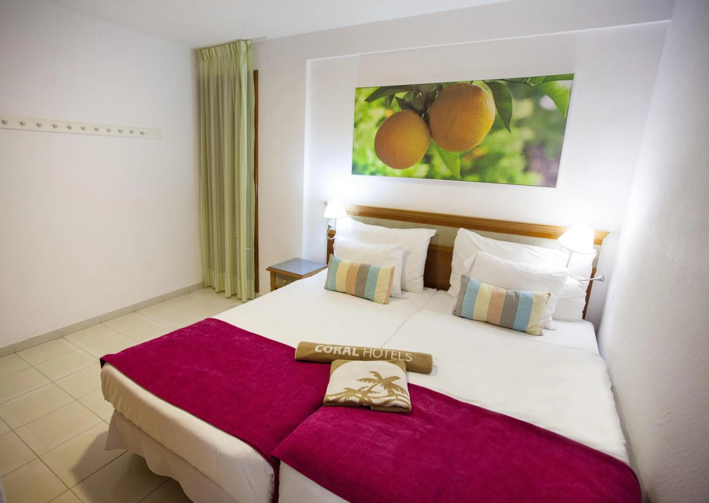 Photo of the whole room, Bed in Coral Compostela Beach