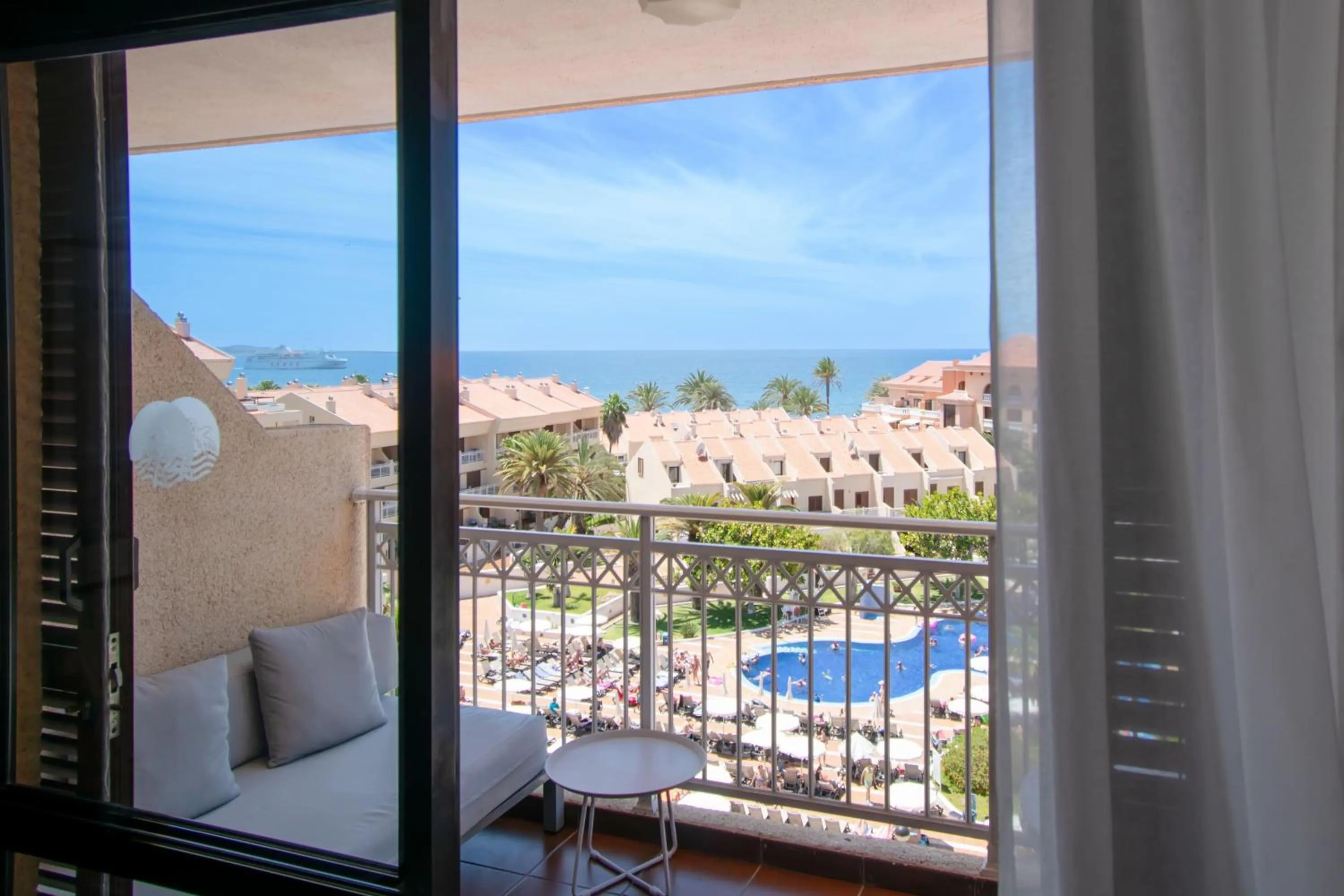 Photo of the whole room in Coral Compostela Beach