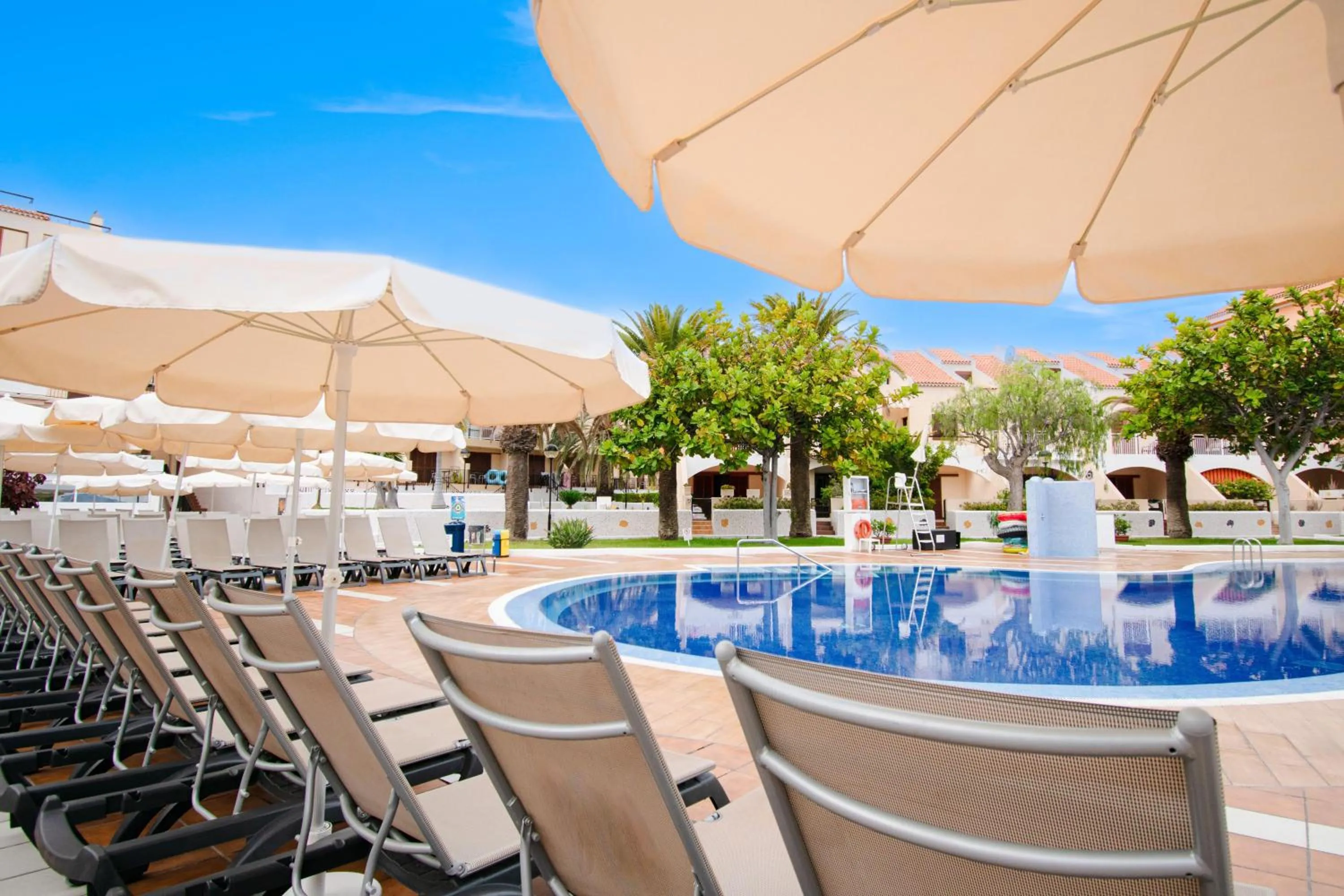 Photo of the whole room in Coral Compostela Beach