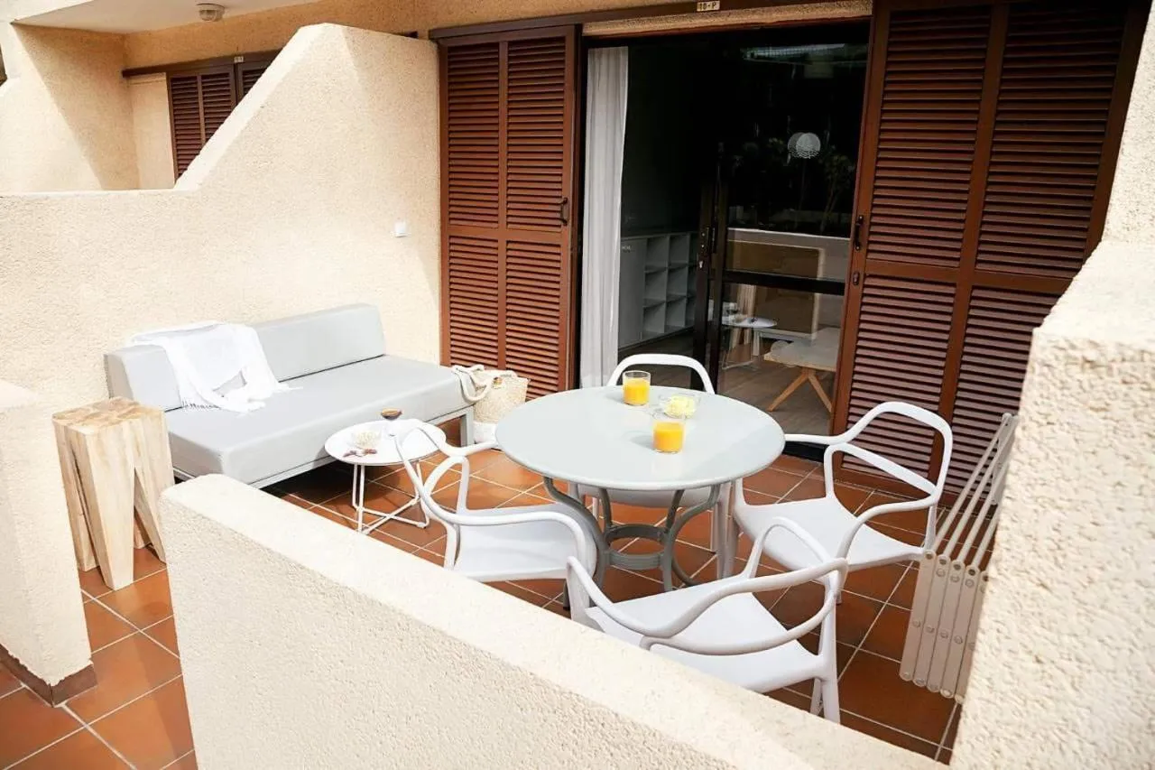 Photo of the whole room in Coral Compostela Beach