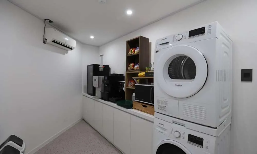 washing machine in JECHEON No 25 HOTEL