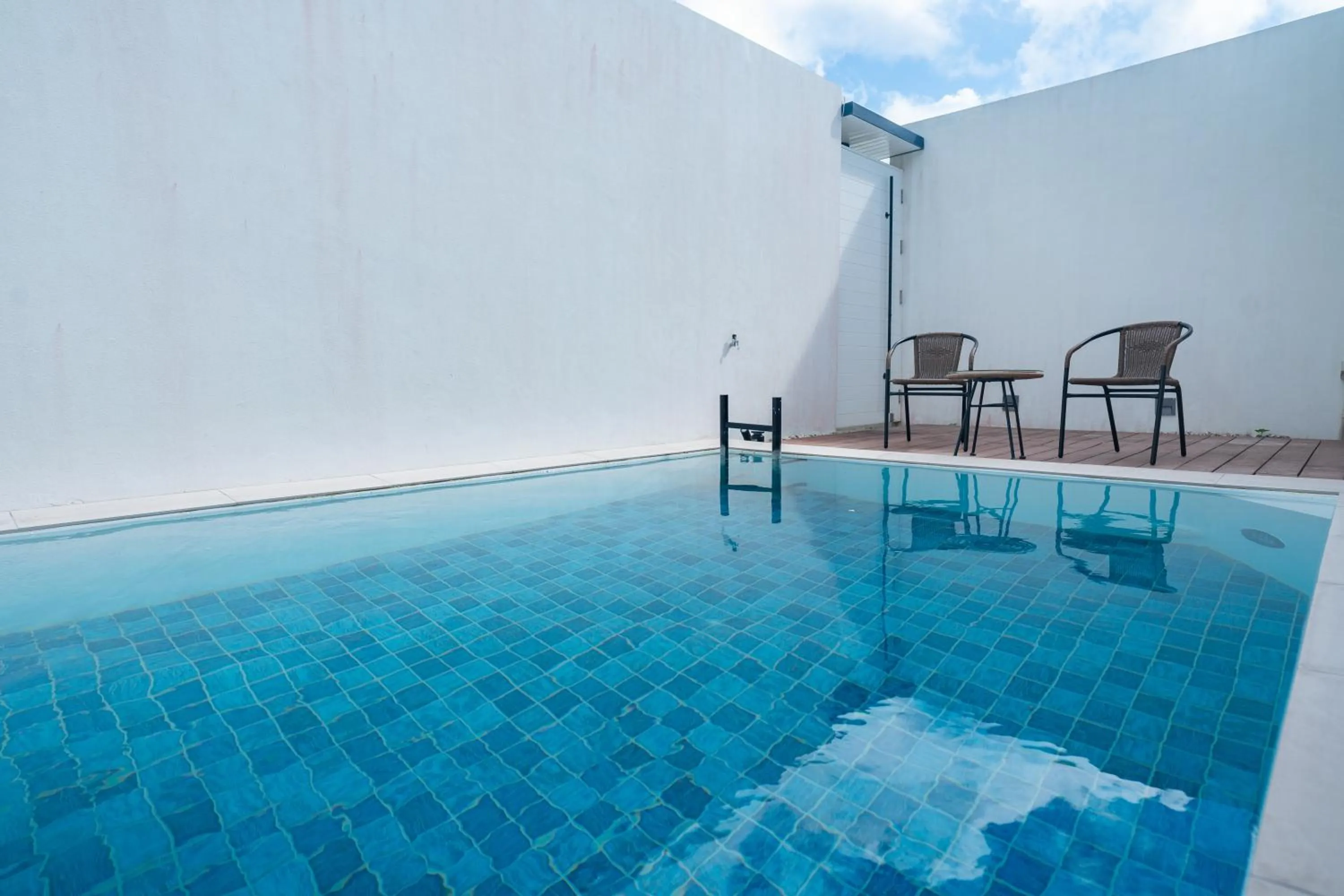 Balcony/Terrace in Secret Villas by Relapool