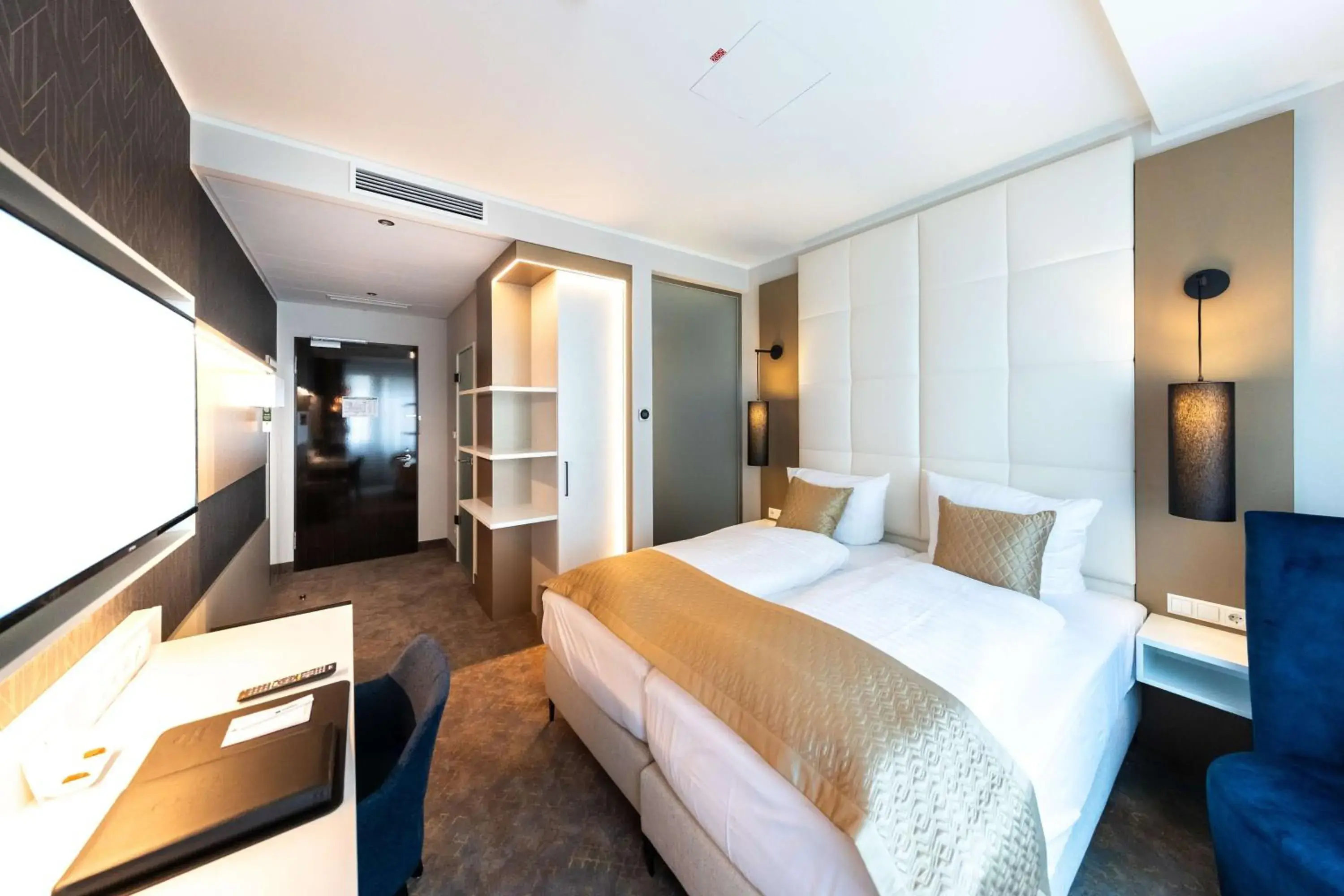 Bedroom, Bed in Best Western Premier Royal Blue - Adult only Bedroom, Bed in Best Western Premier Royal Blue - Adult only