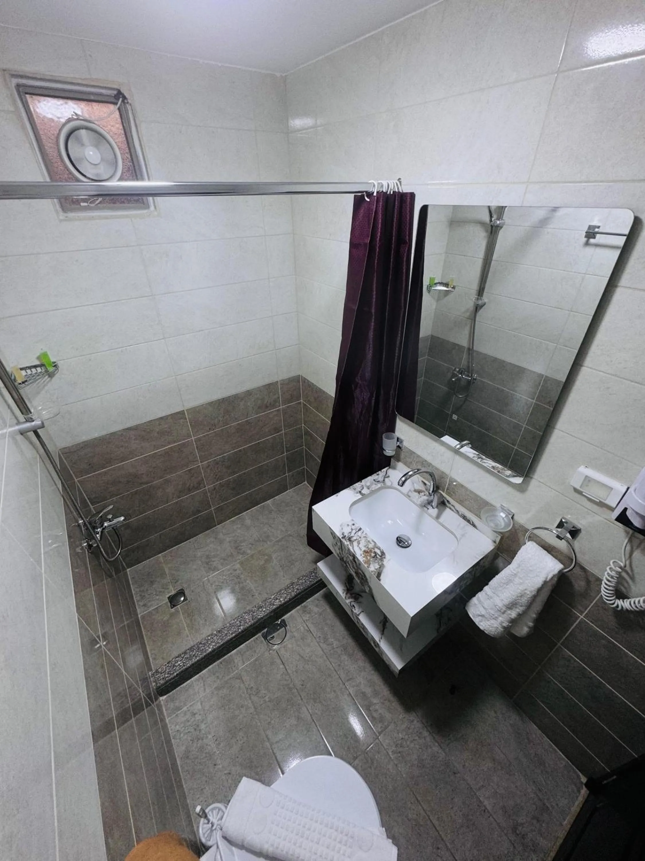 Bathroom, Bed in Marsa City Hotel