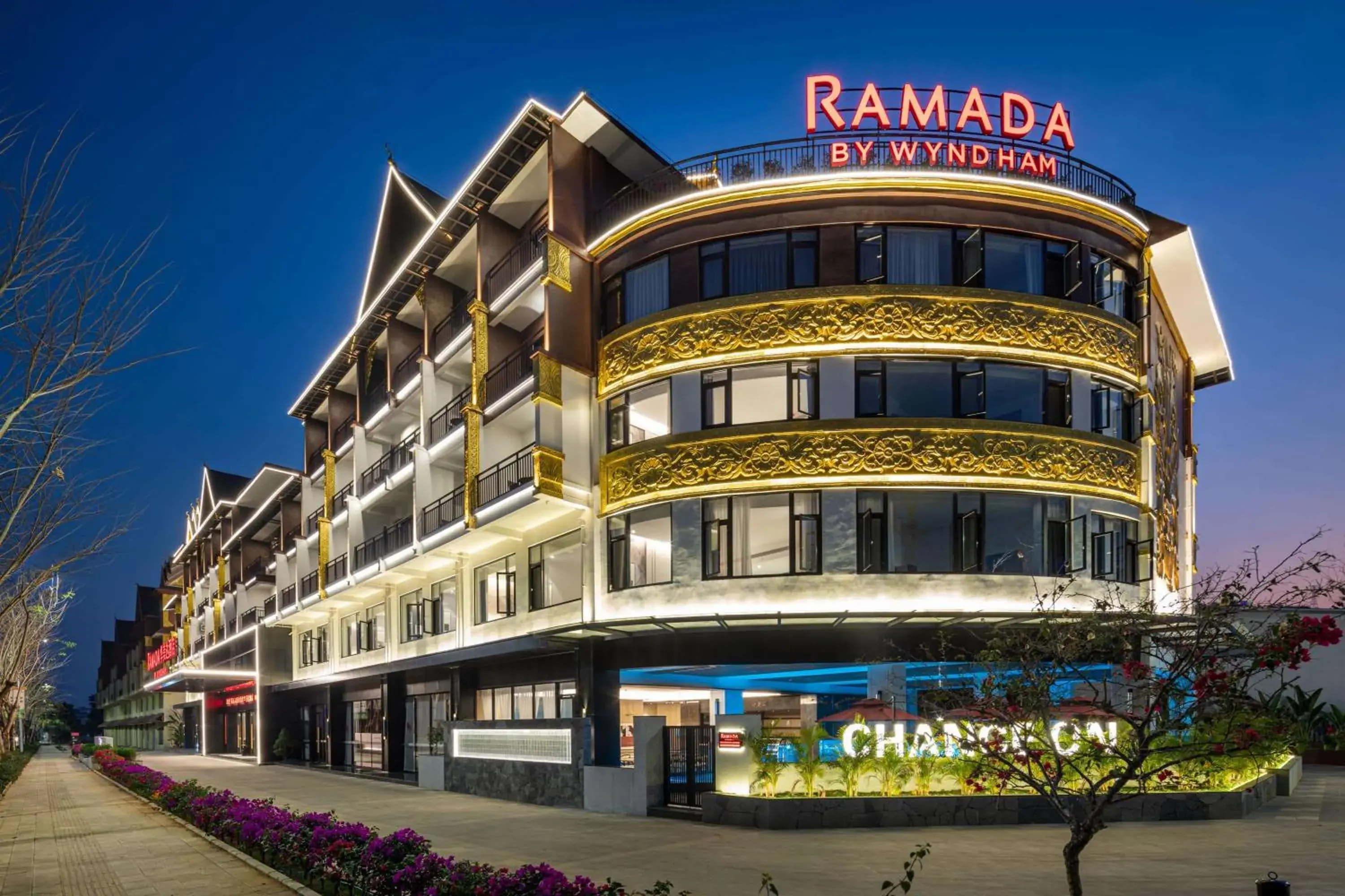 Property building in Ramada by Wyndham Xishuangbanna Jinghong Property building in Ramada by Wyndham Xishuangbanna Jinghong