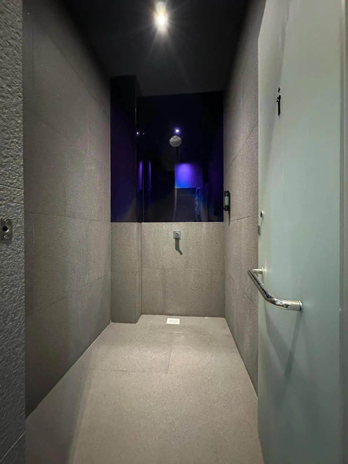 Shower in Futura Boutique Hostel