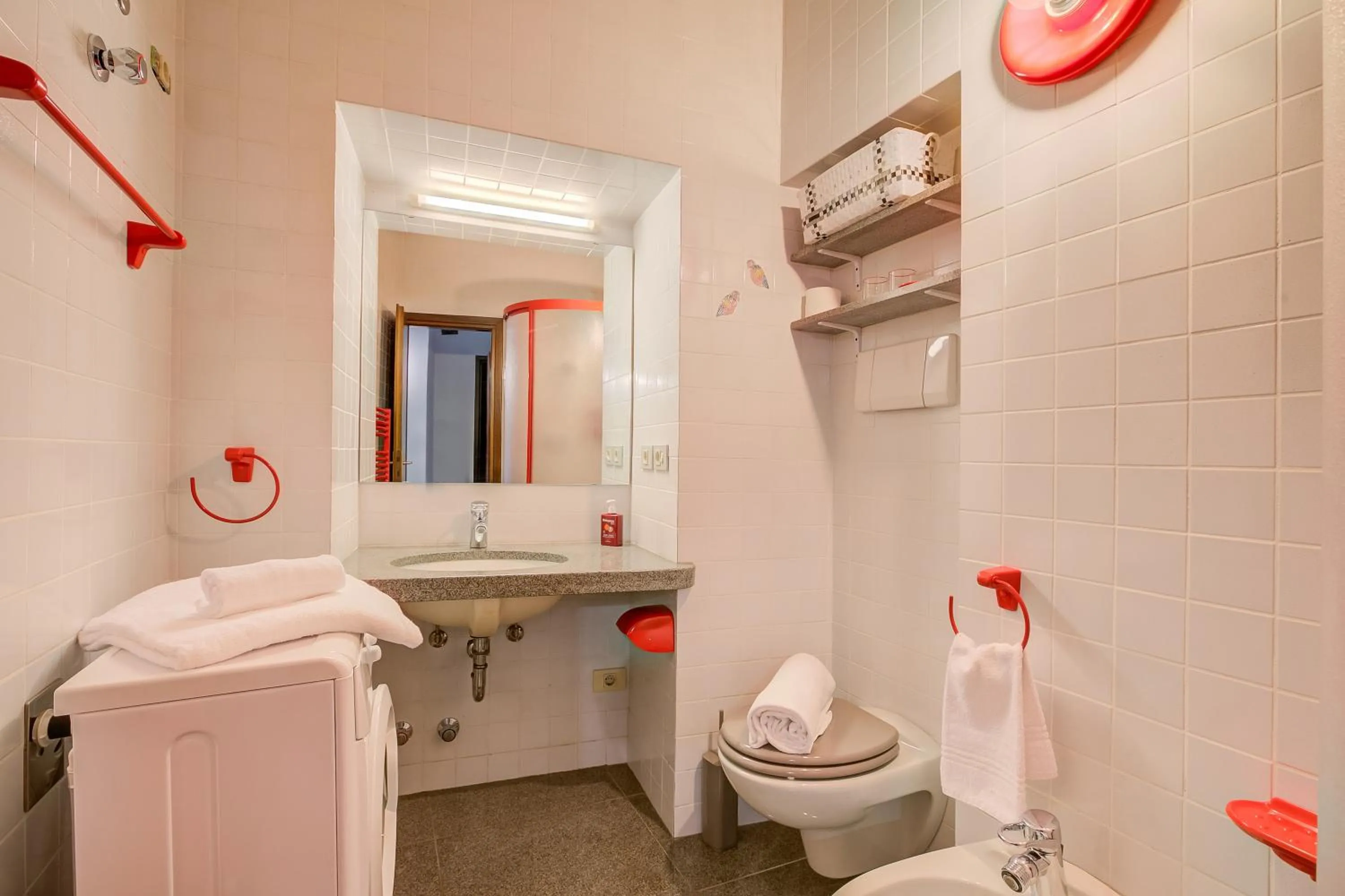 Bathroom in Casa Francesca - Happy Rentals