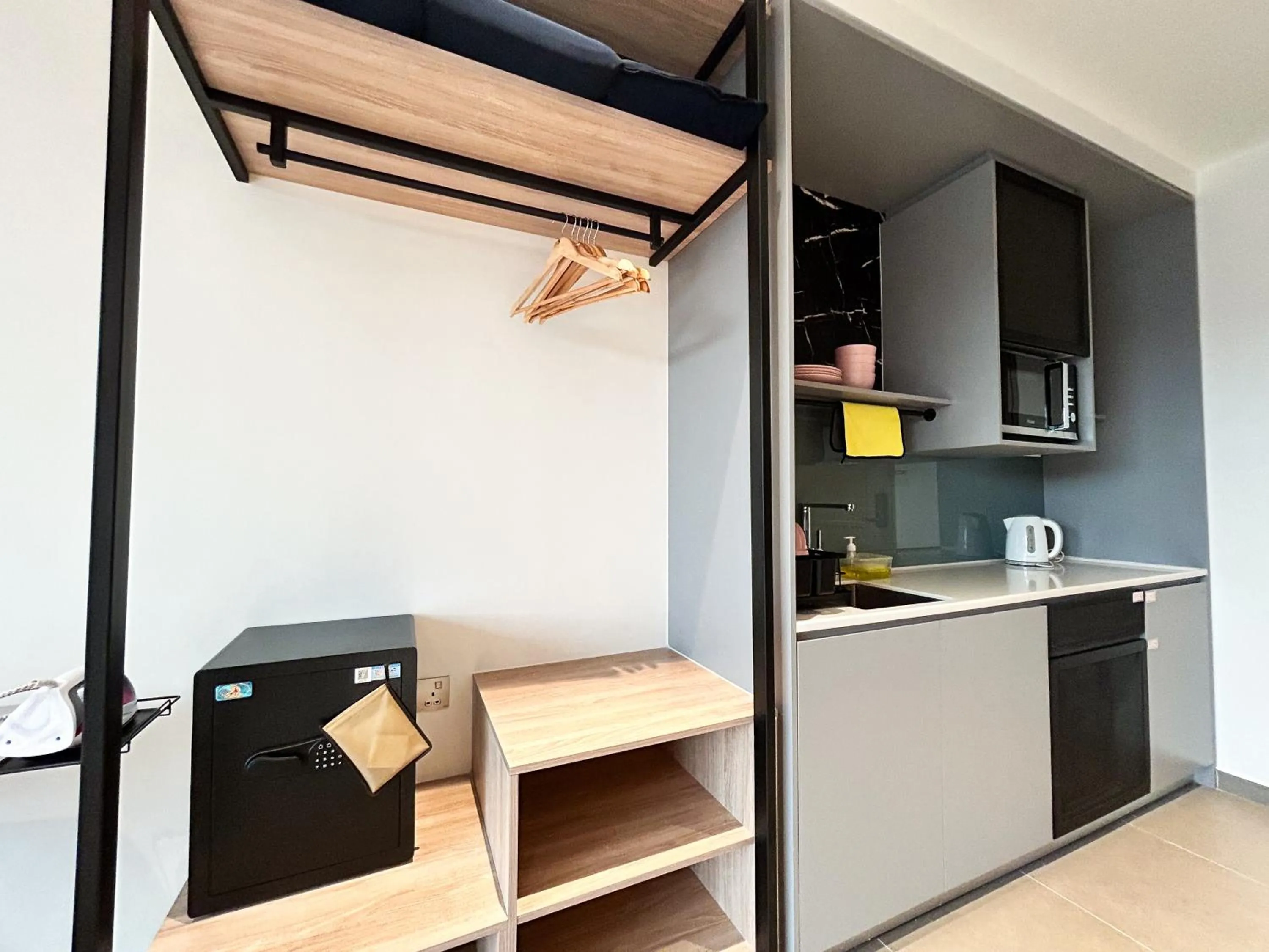 Mossaz by Manhattan Group